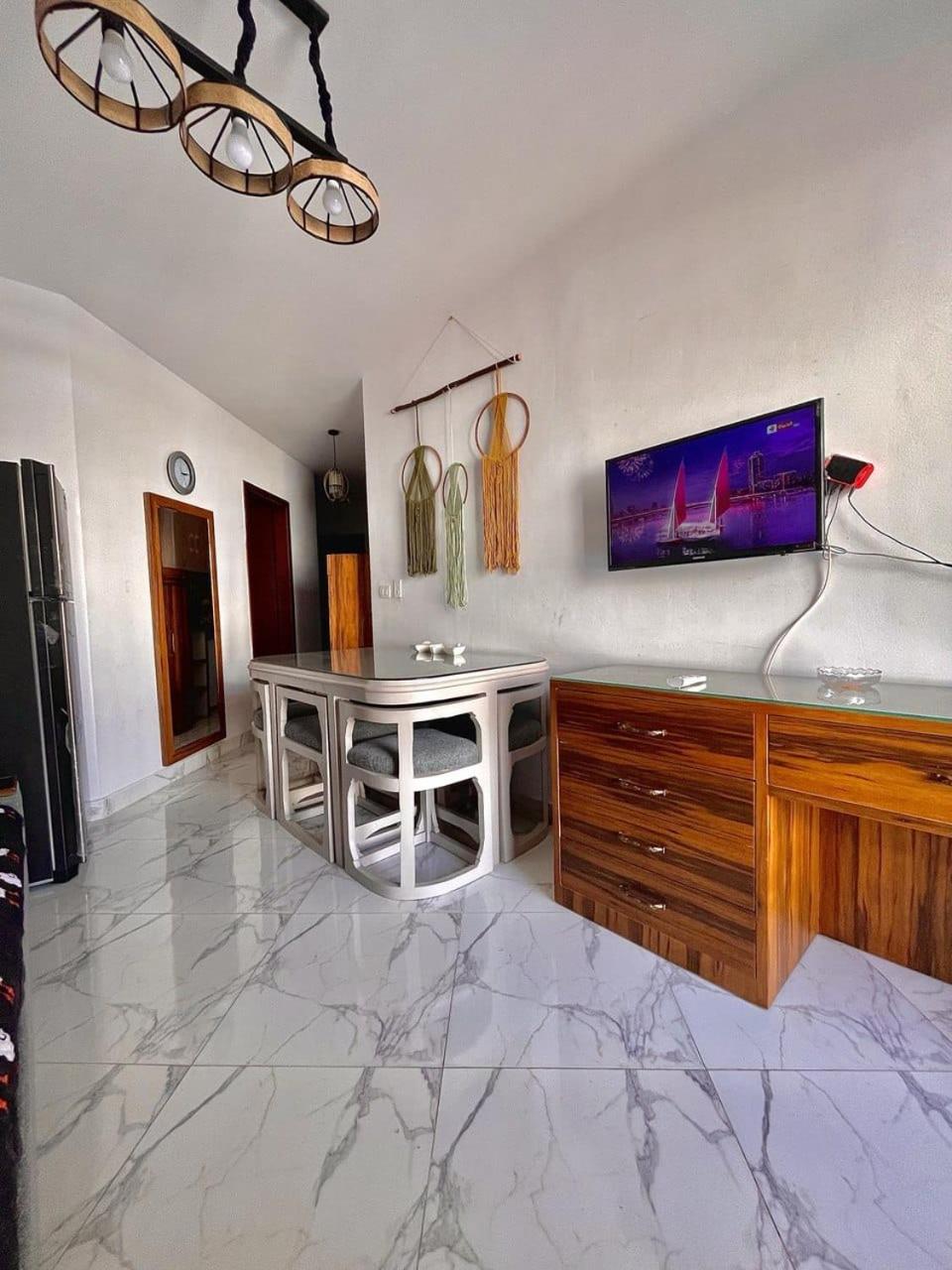 One-Bedroom Apartment - Photo 10