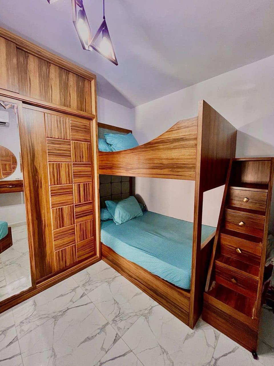 One-Bedroom Apartment - Photo 2