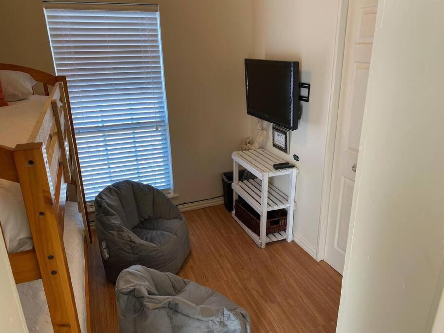 Two-Bedroom House photo 2