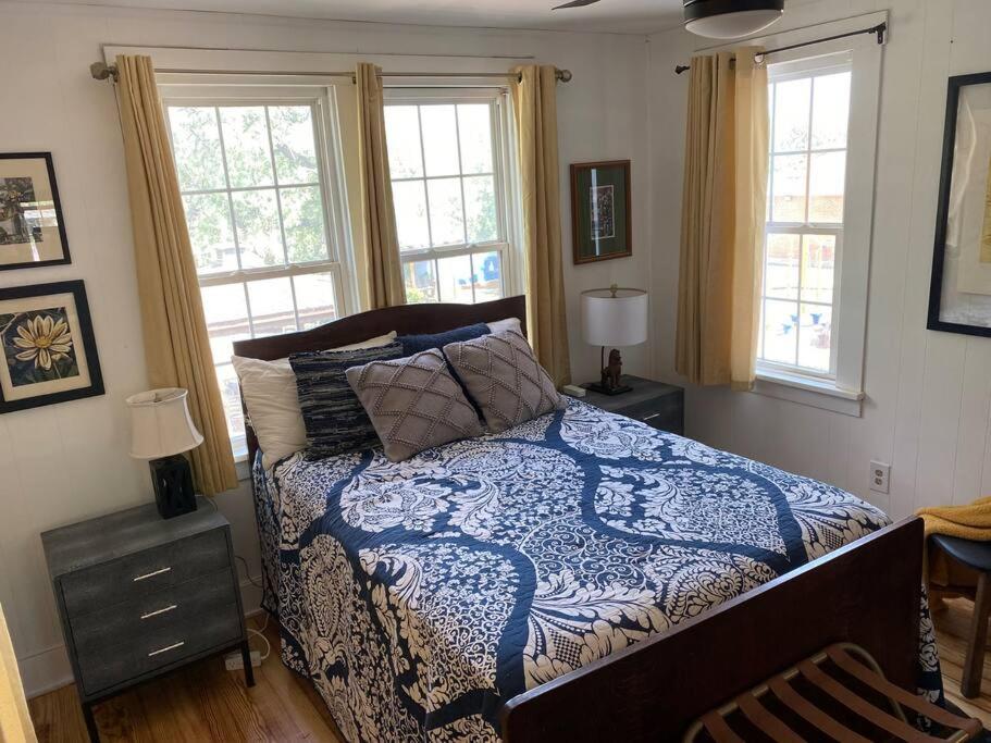 Three-Bedroom House - Photo 1