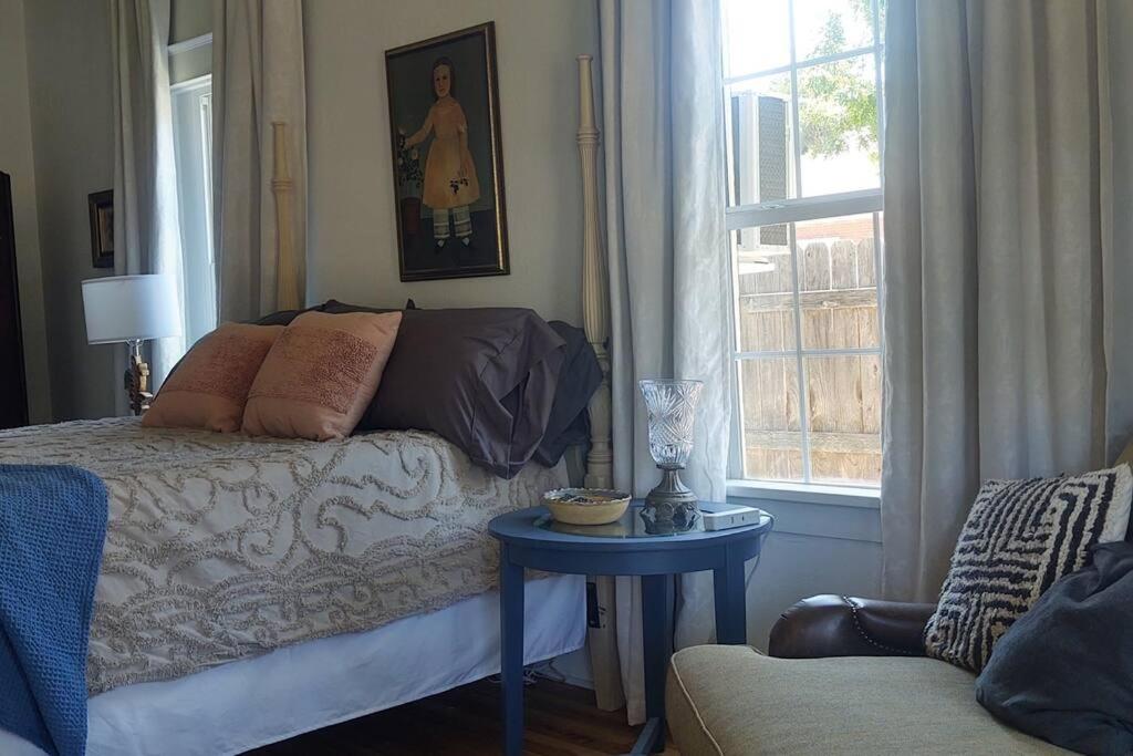 Three-Bedroom House - Photo 21