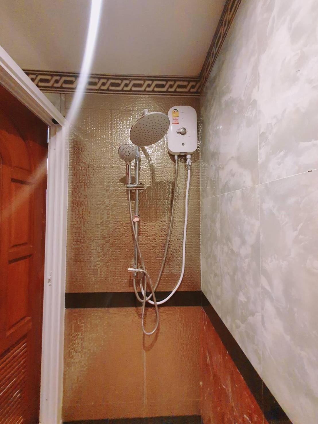 King Room with Spa Bath - Photo 15
