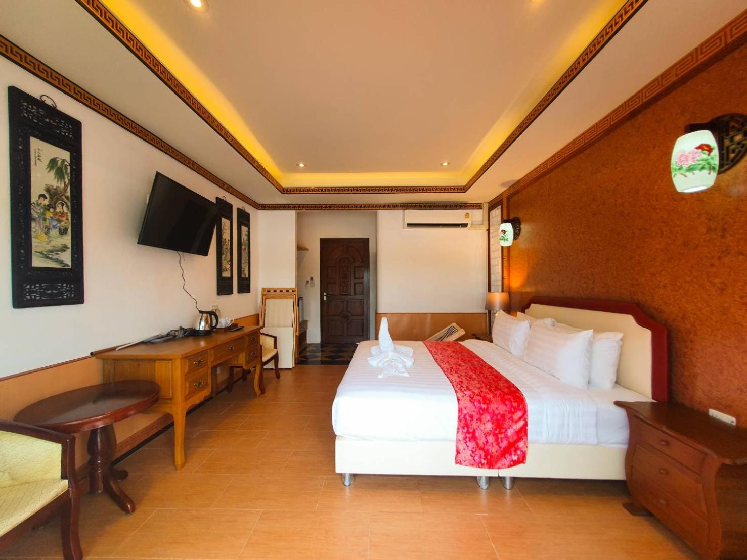 King Room with Spa Bath - Photo 17