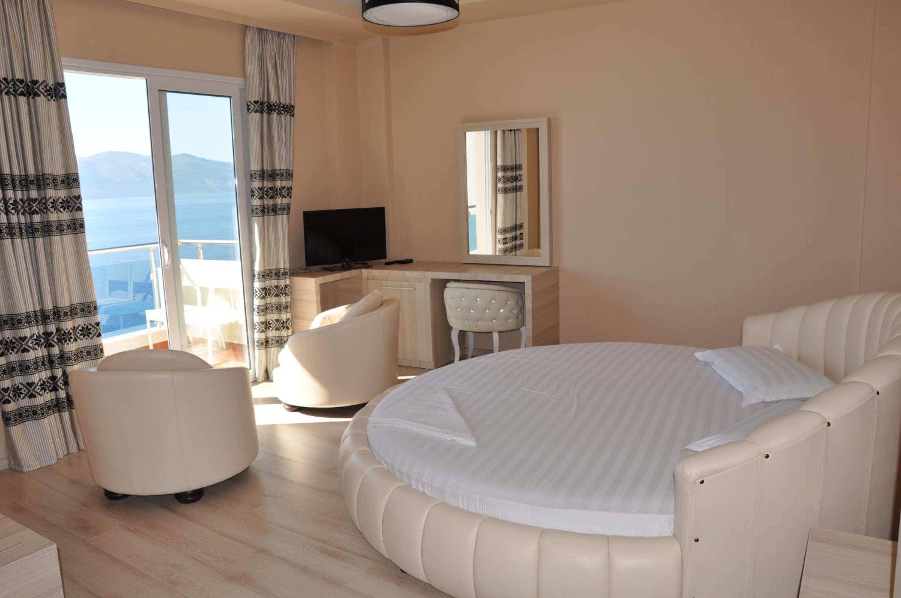Superior Family Suite with Balcony and Sea View