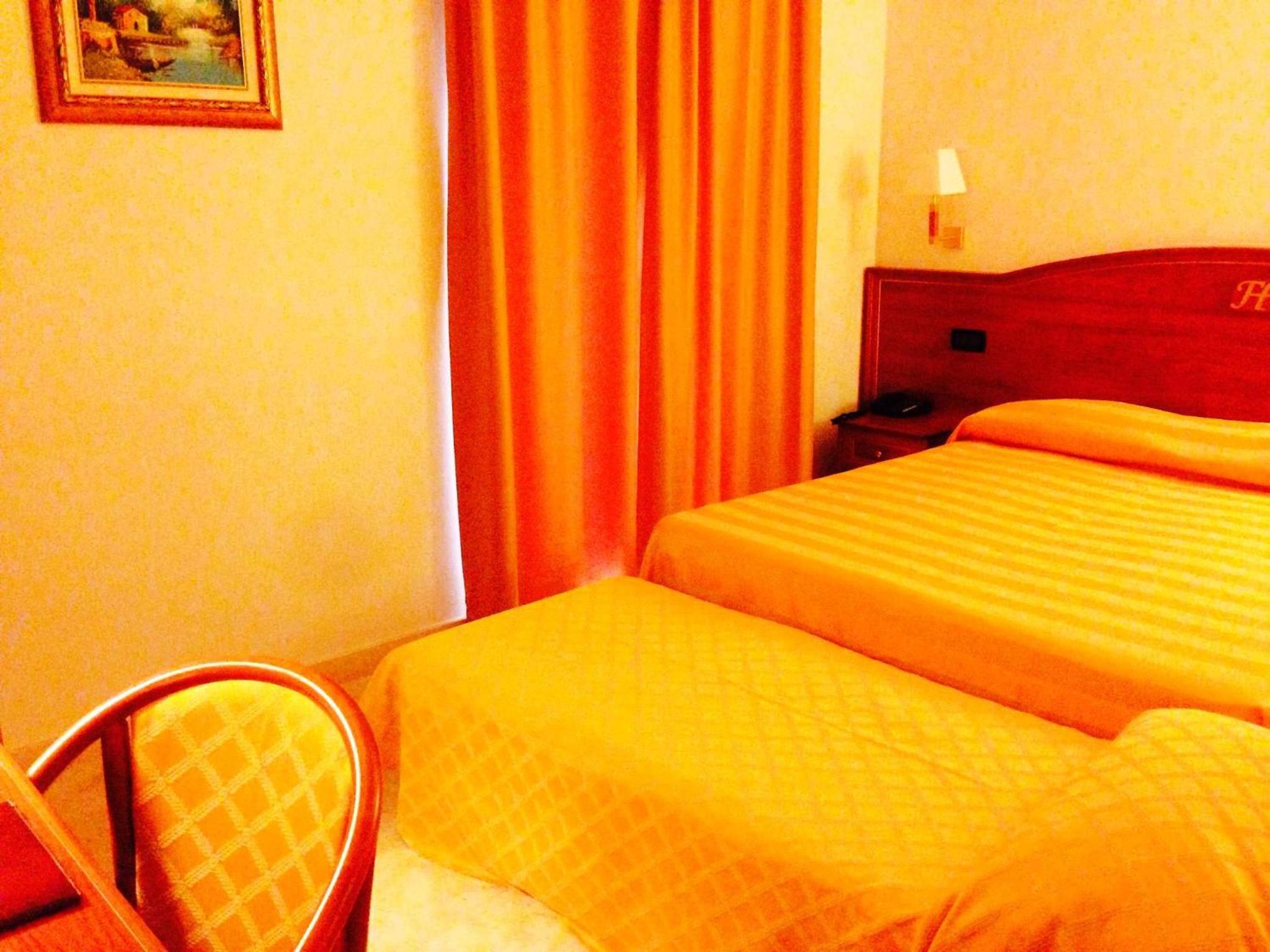 Double Room with Extra Bed - Photo 1