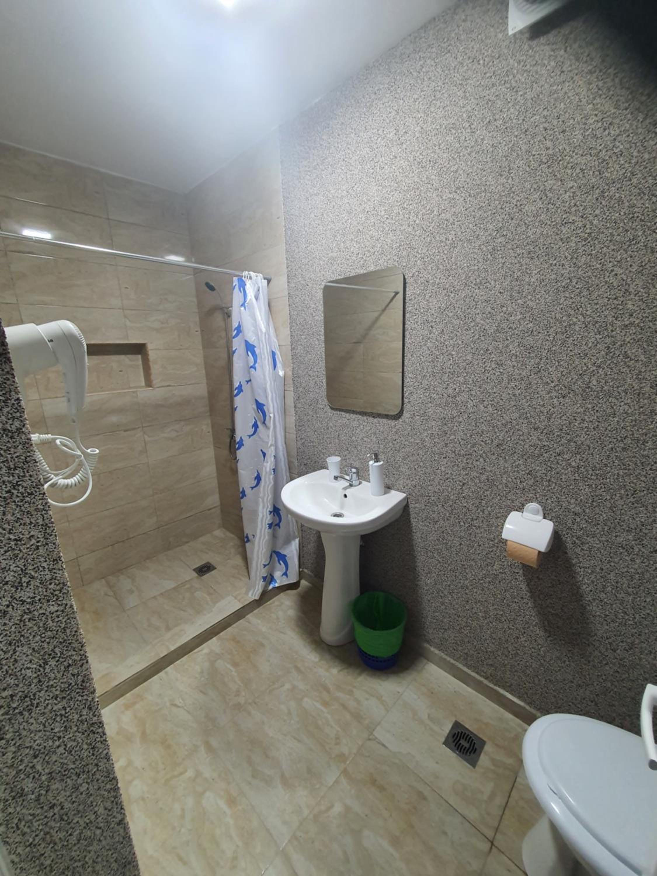 Quadruple Room with Private Bathroom photo 2