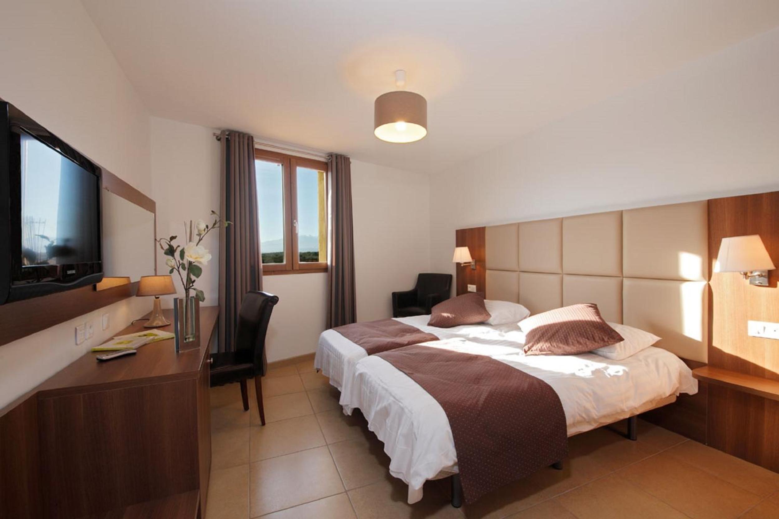 Quadruple Room - Photo 2