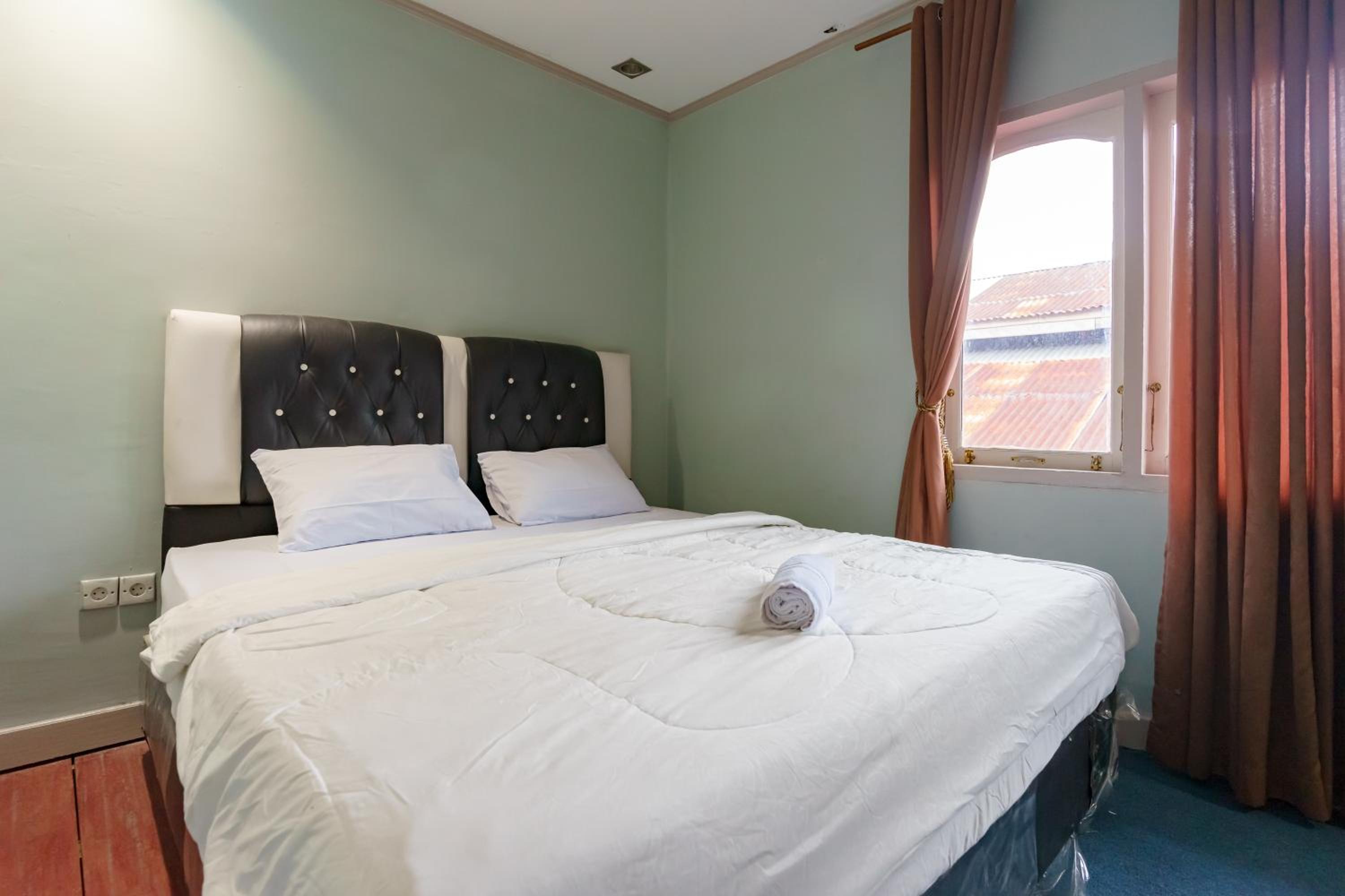 Economy Double Room photo 2