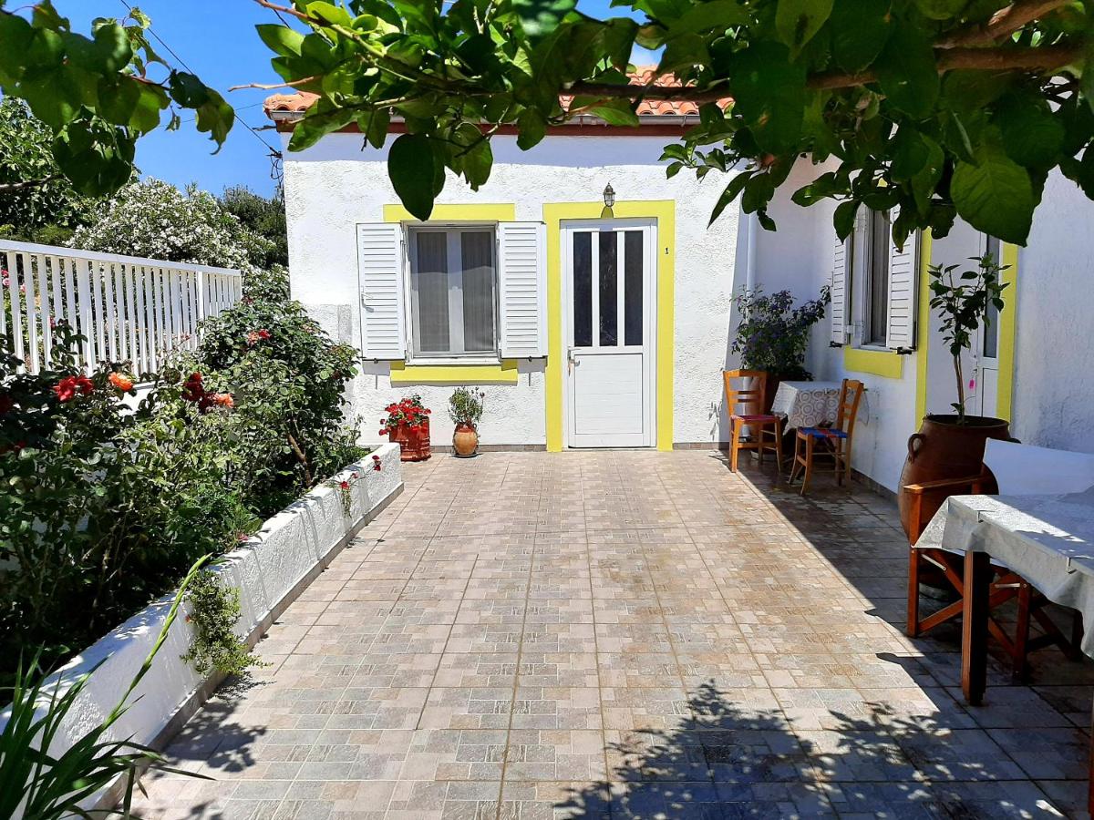 One-Bedroom House - Photo 1