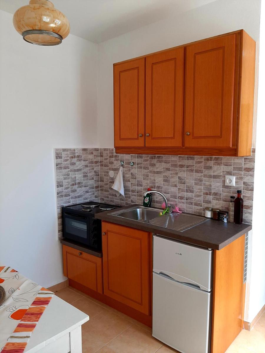 One-Bedroom House - Photo 5