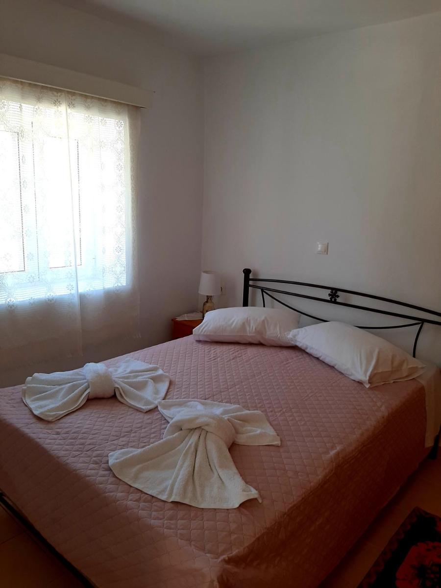 One-Bedroom House - Photo 16