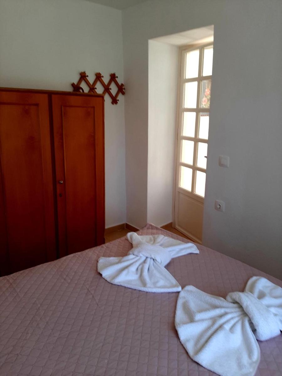 One-Bedroom House - Photo 18