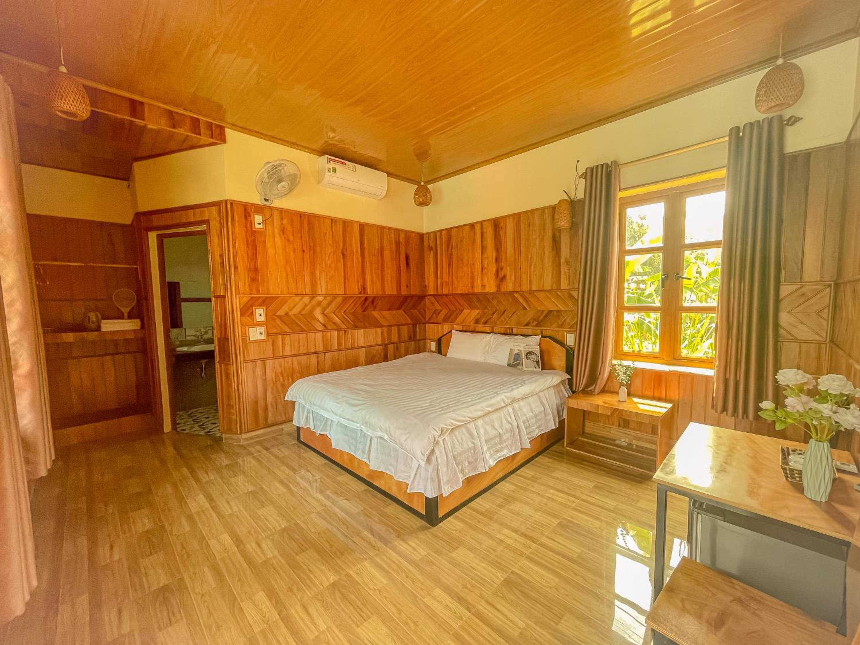 King Room with Pool View