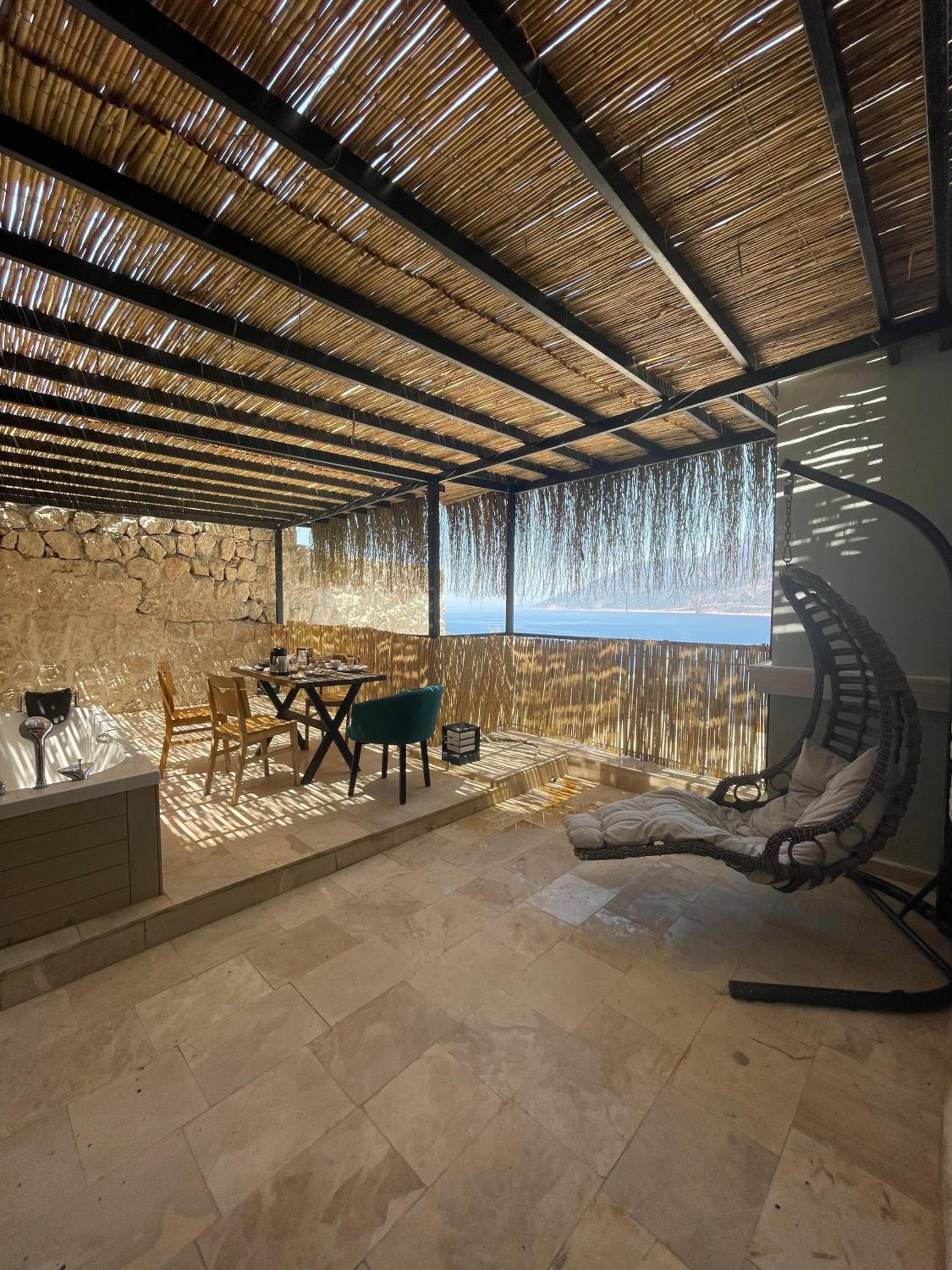 Family Room with Sea View - Photo 7