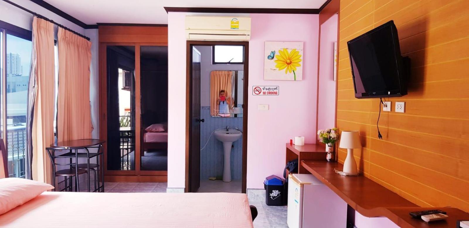 Standard Double Room - Photo 11