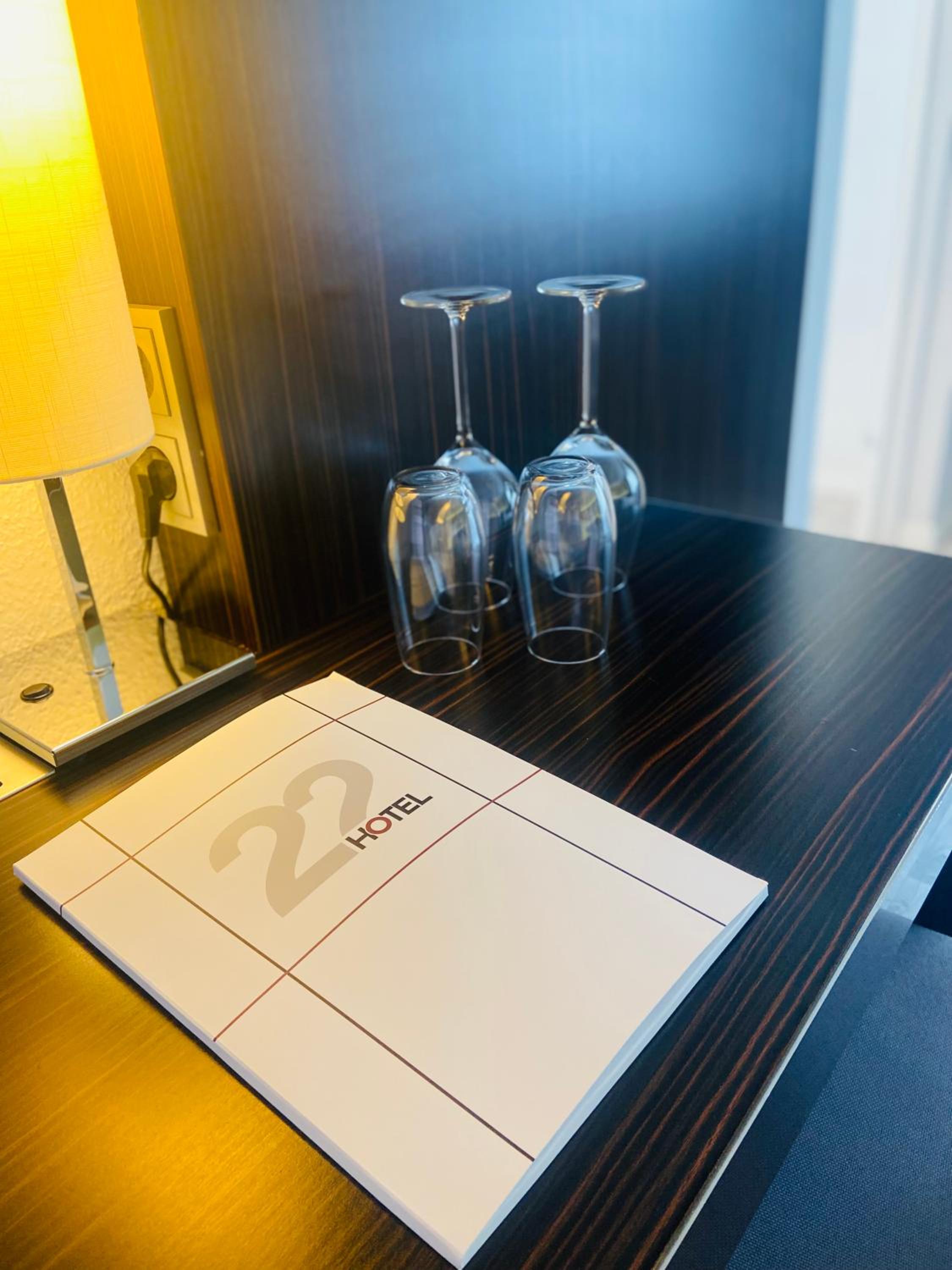Double Room with Private Bathroom - Photo 10