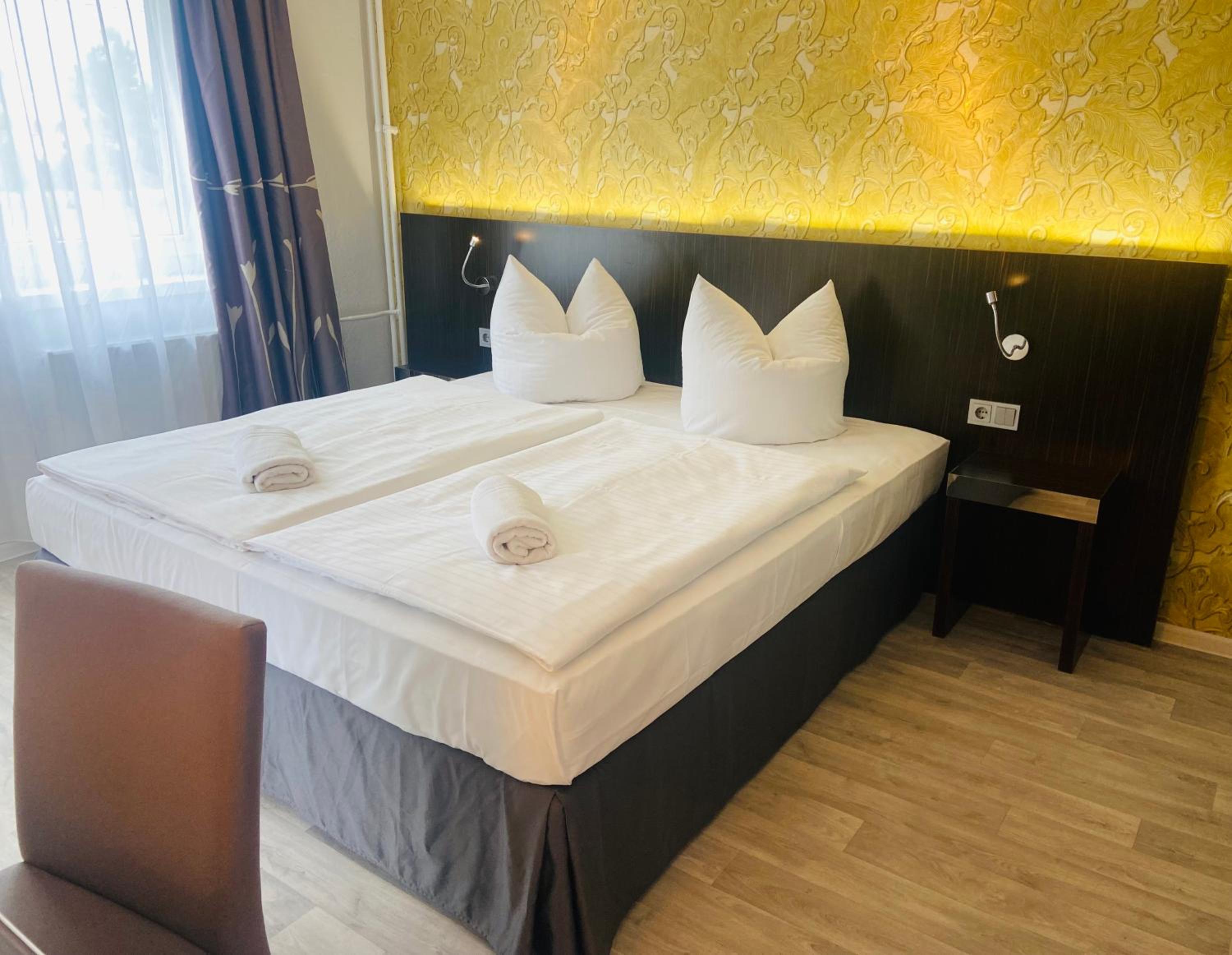 Double Room with Private Bathroom - Photo 3
