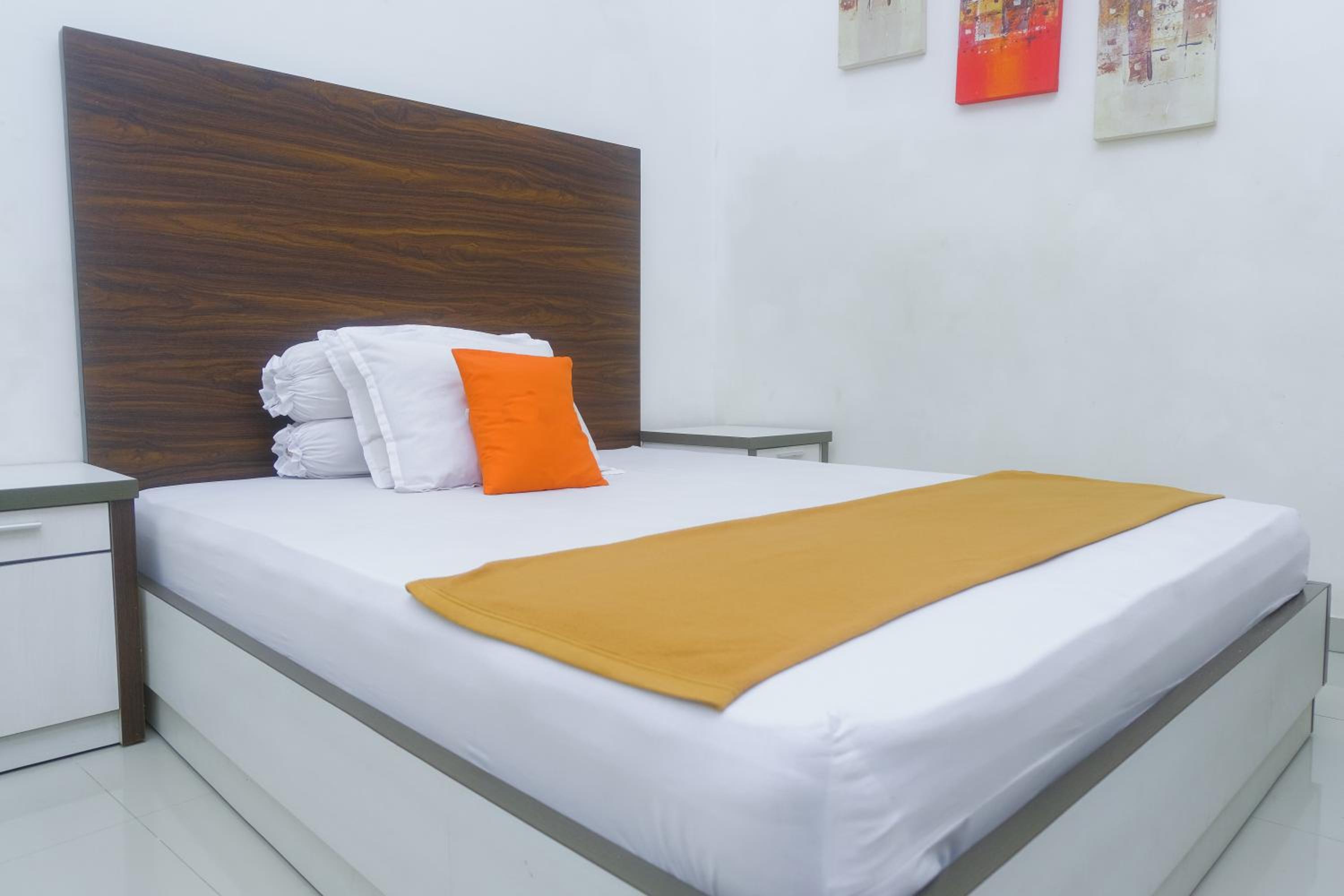 Deluxe Room - Photo 11