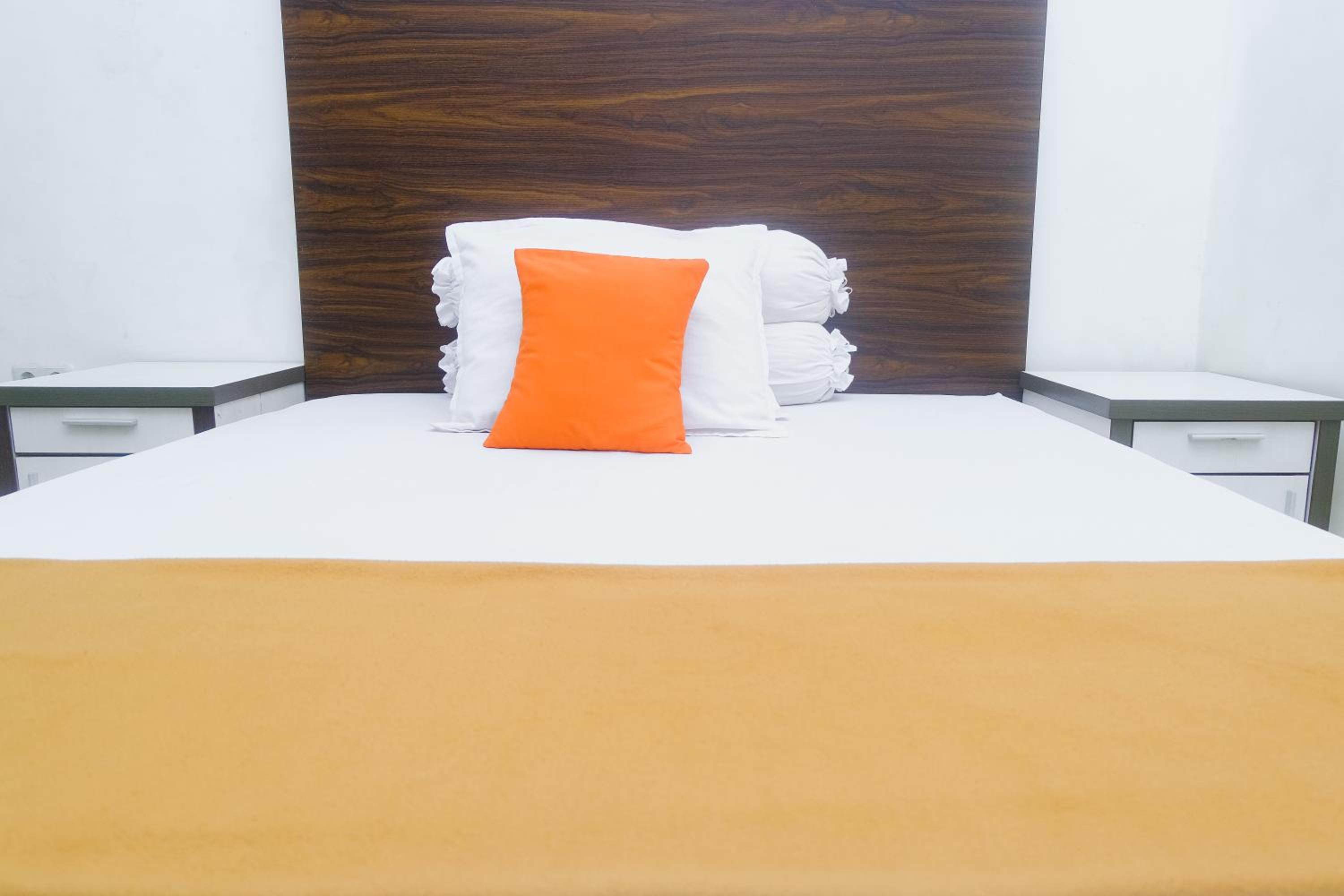 Deluxe Room - Photo 13