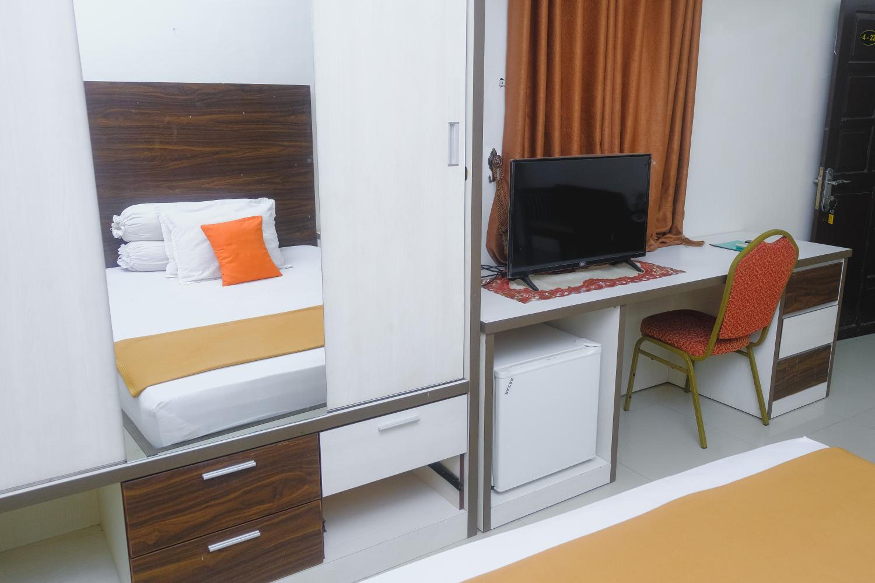 Deluxe Room - Photo 7