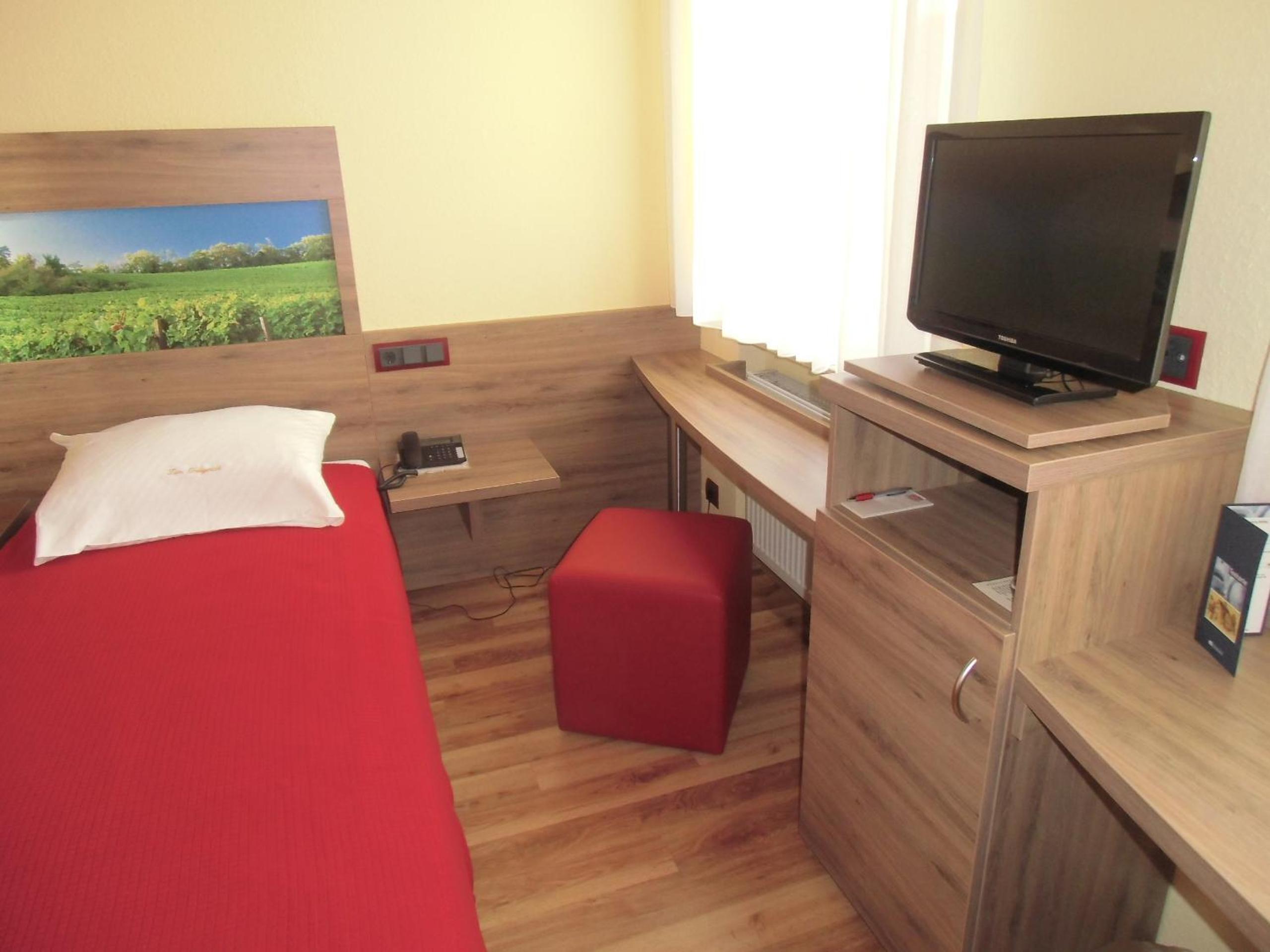 Standard Twin Room photo 3