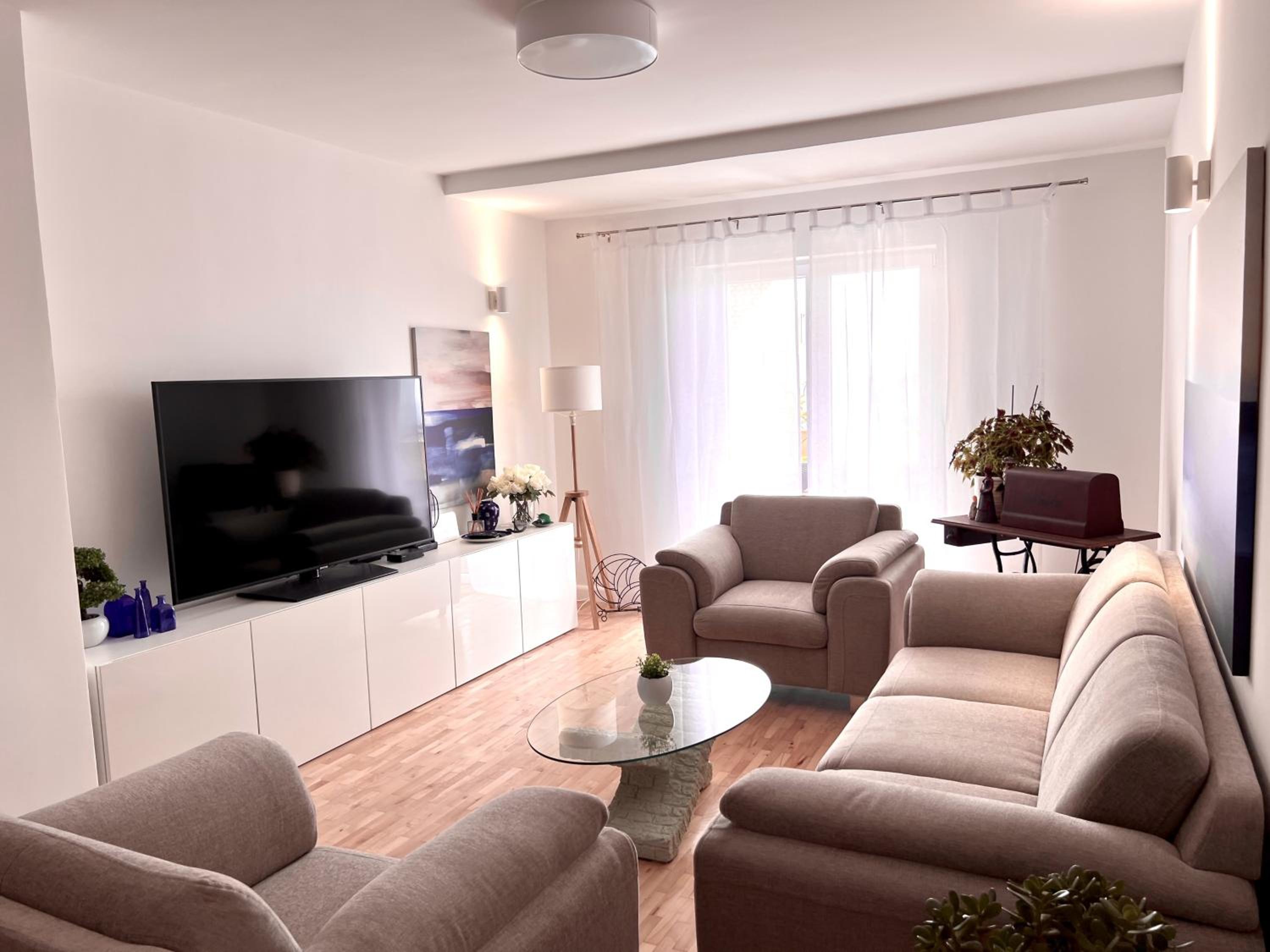 Two Bedroom Apartment with Terrace and Sea View