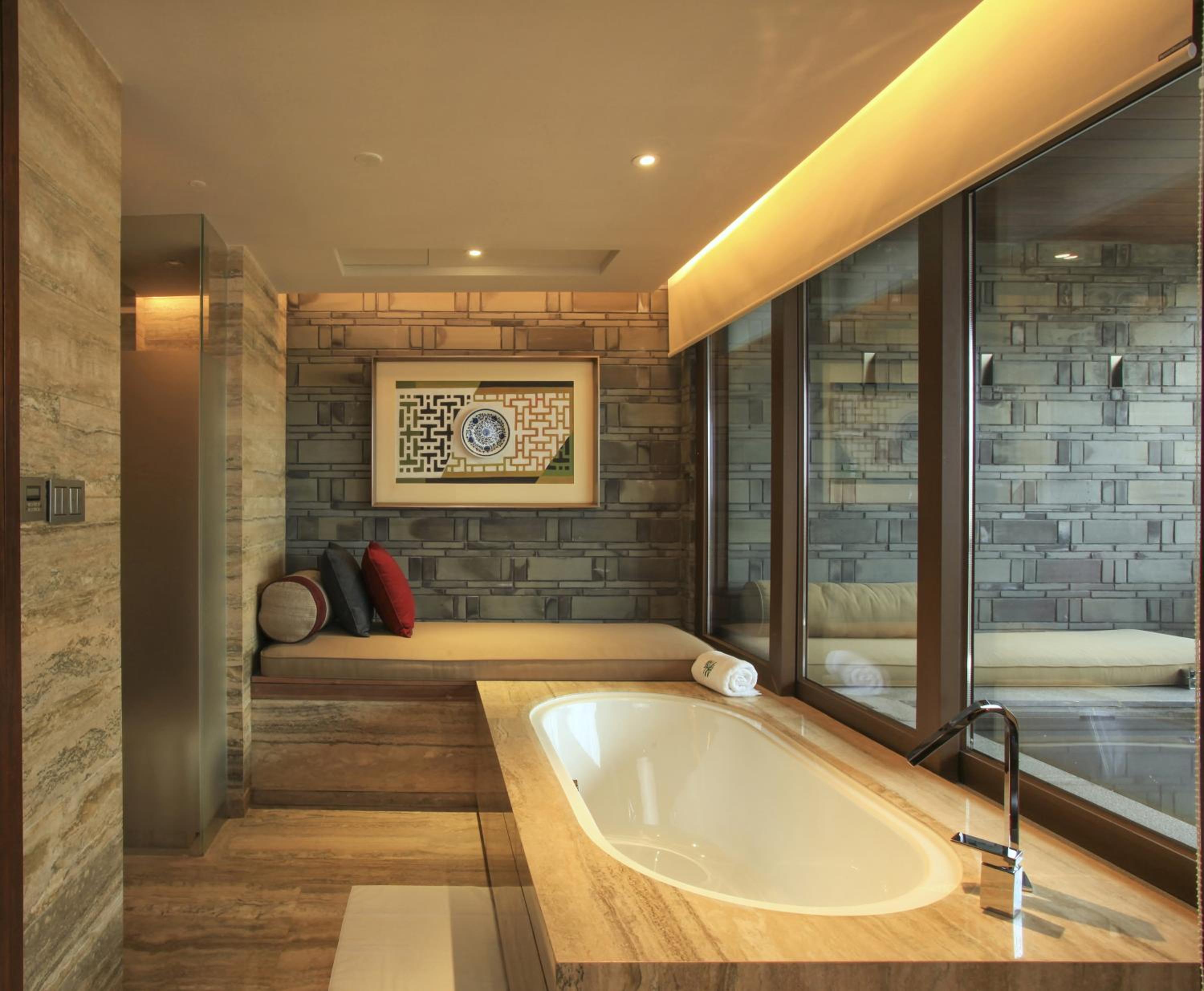 Terrace Hot Spring Retreat - Twin photo 2