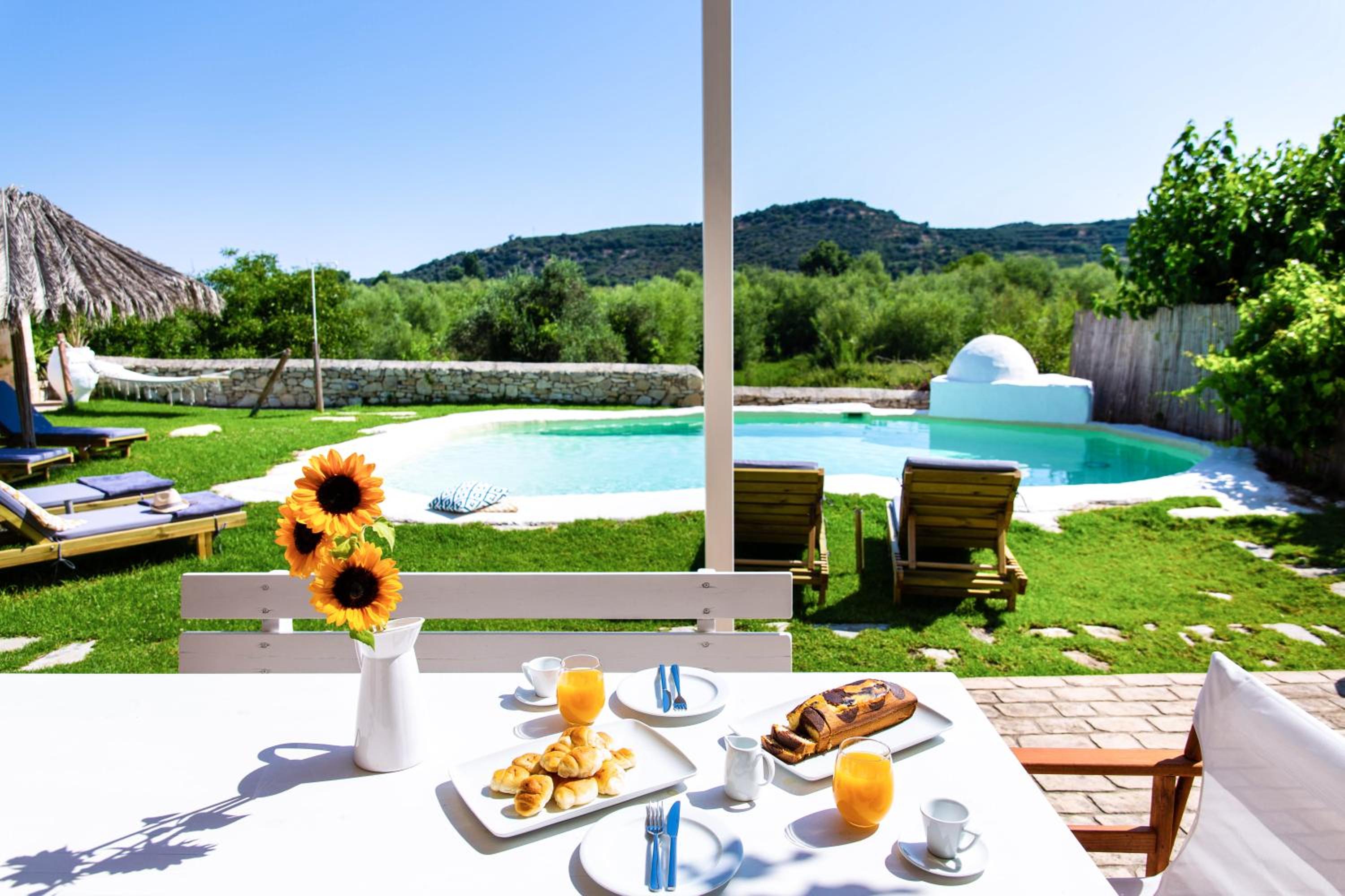 Villa with Garden View