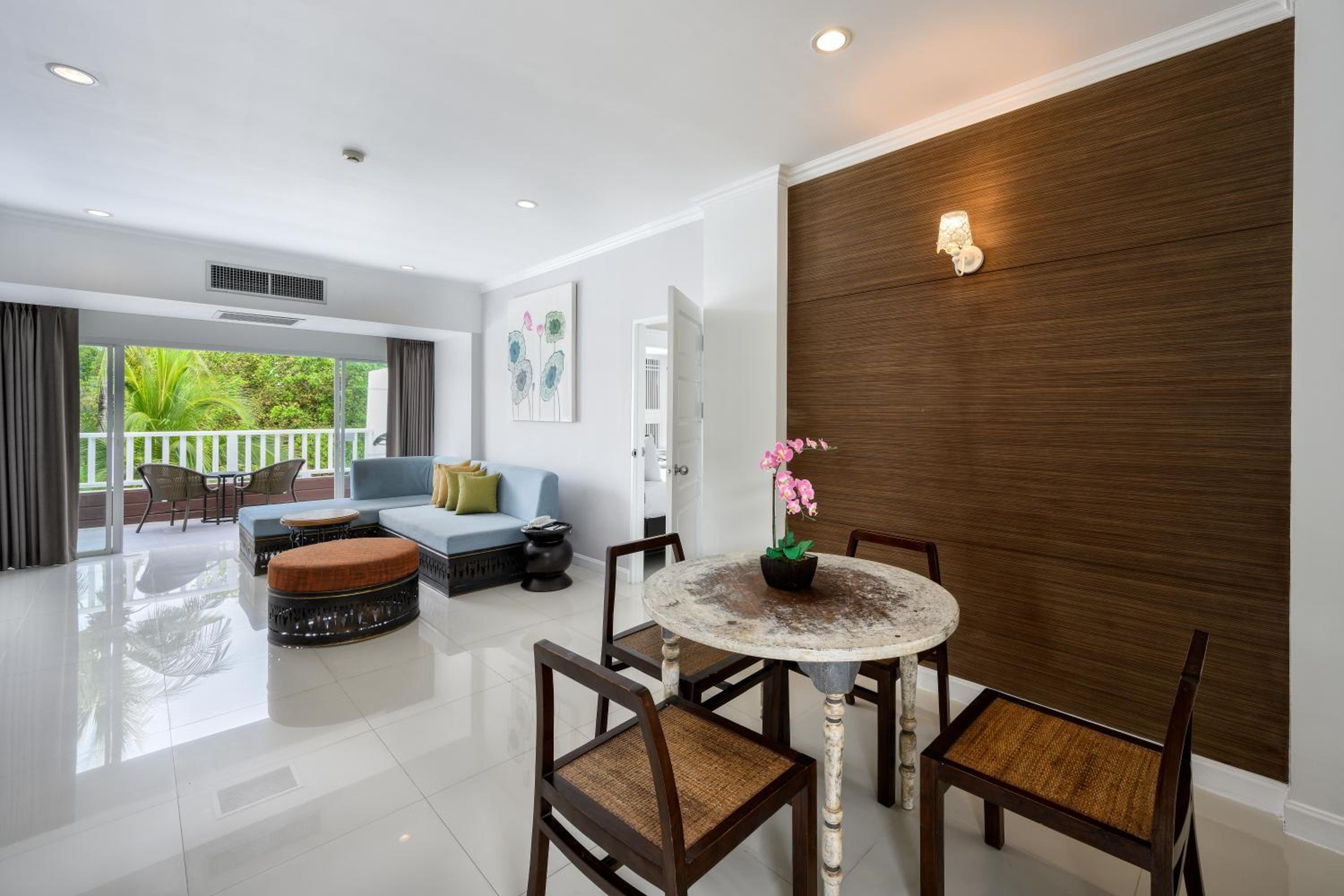 Two Bedroom Family Suite - Photo 9