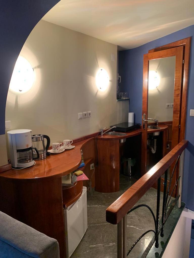 One-Bedroom Apartment photo 3