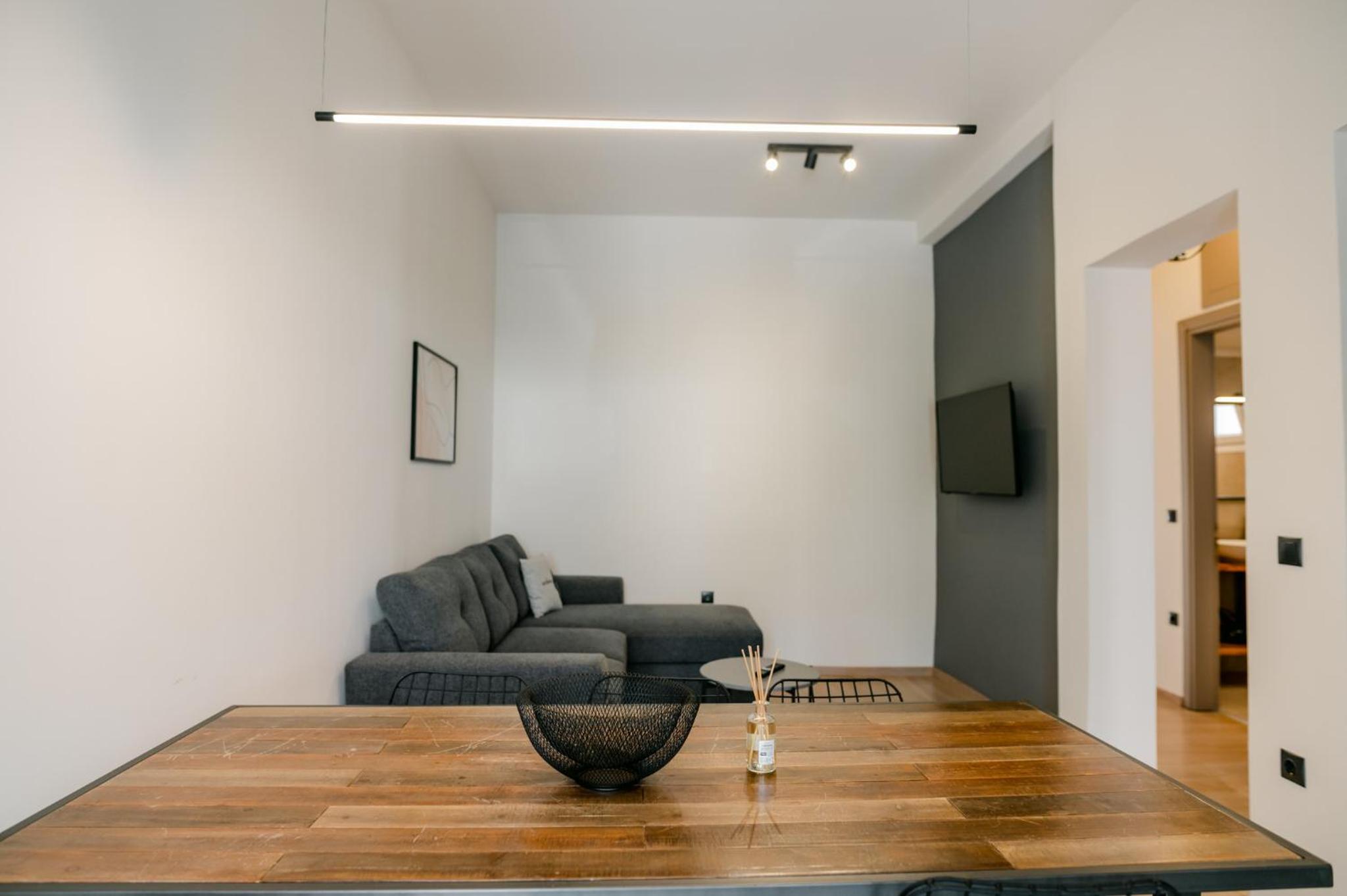 Two-Bedroom Apartment - Photo 31
