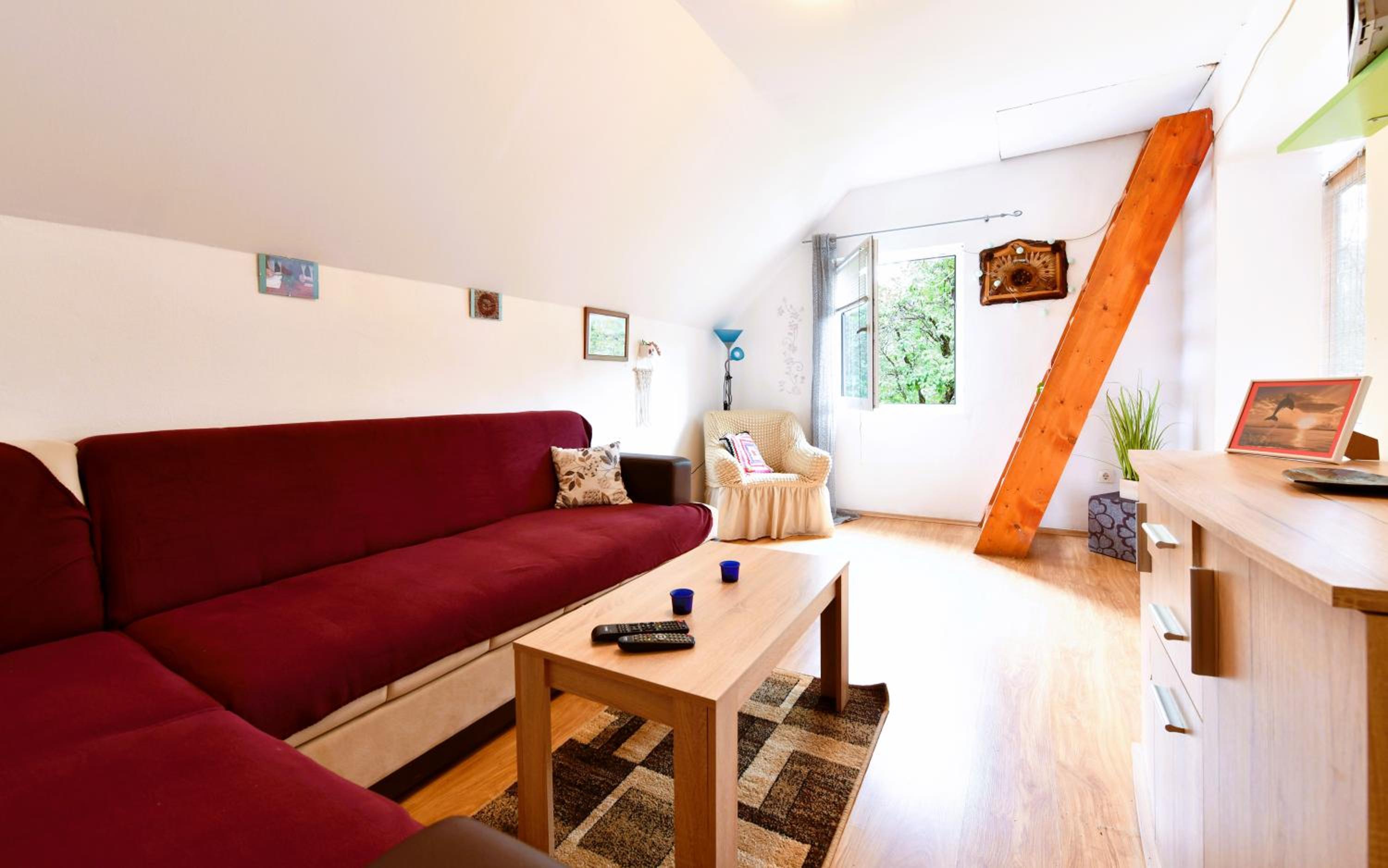 One-Bedroom Apartment with Balcony - Photo 5