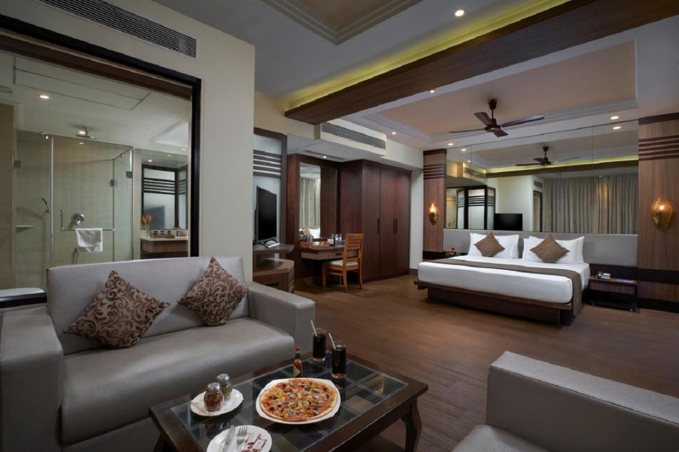 Luxury Suite - Royale Wing photo 2