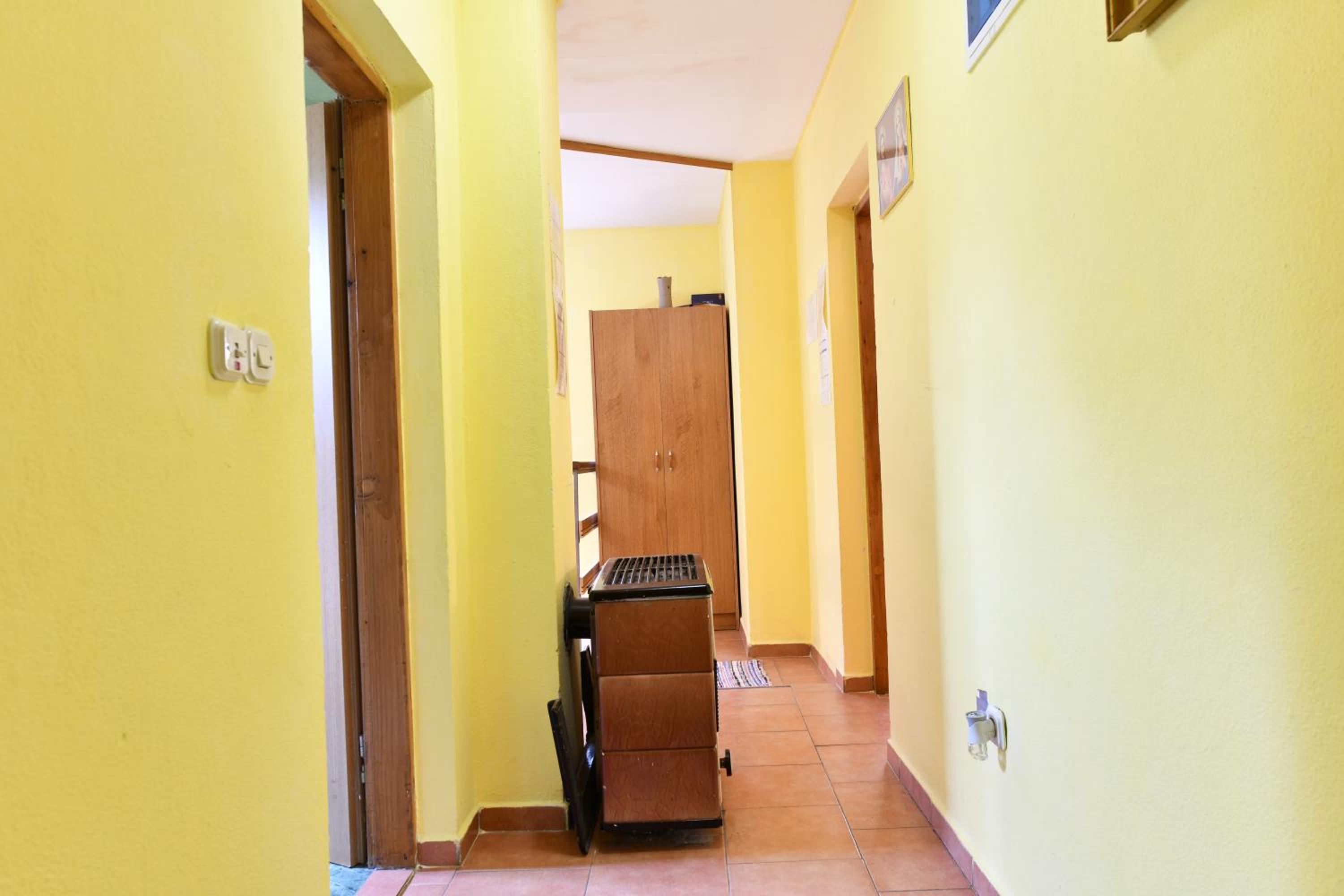 One-Bedroom Apartment with Balcony - Photo 17