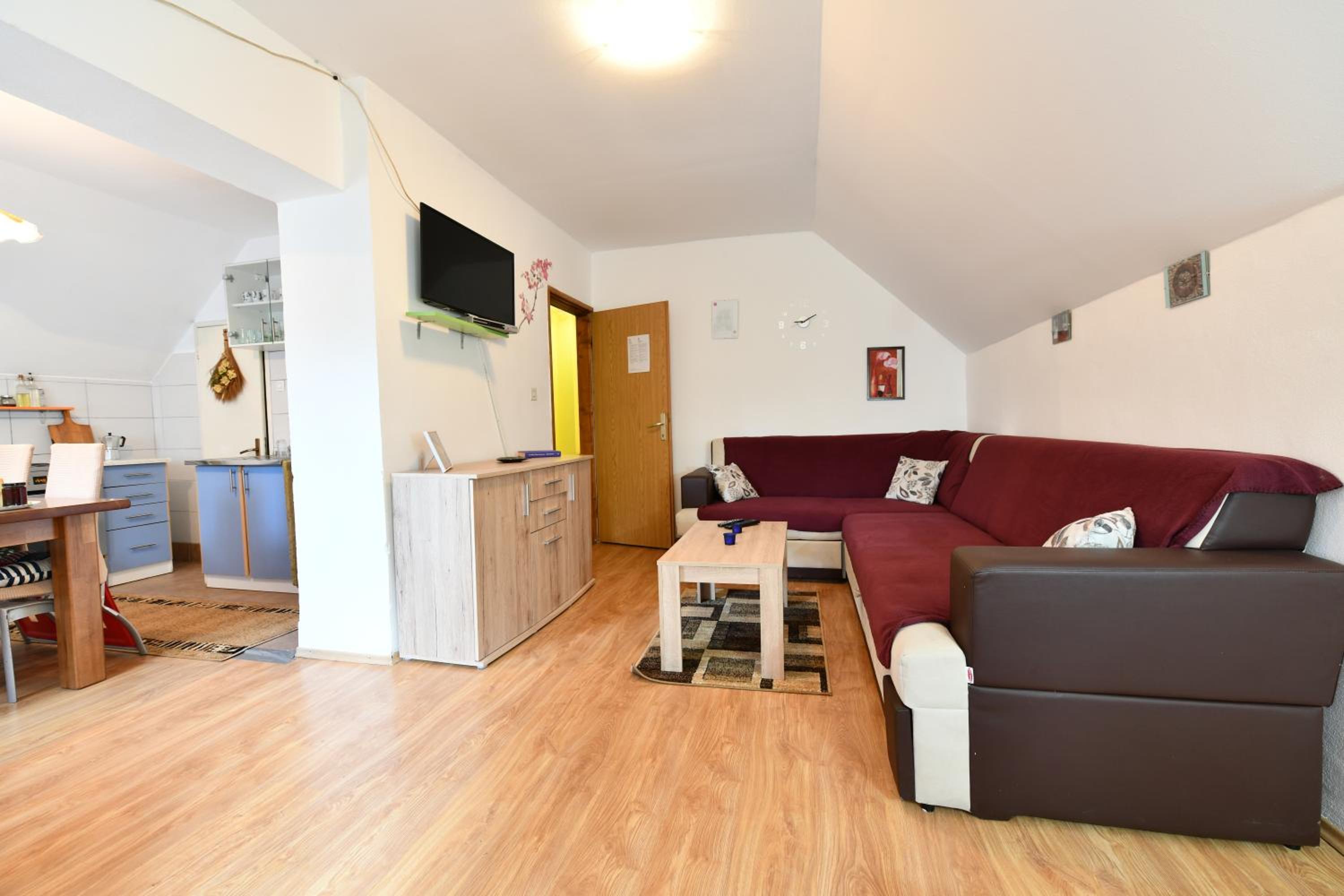 One-Bedroom Apartment with Balcony - Photo 7