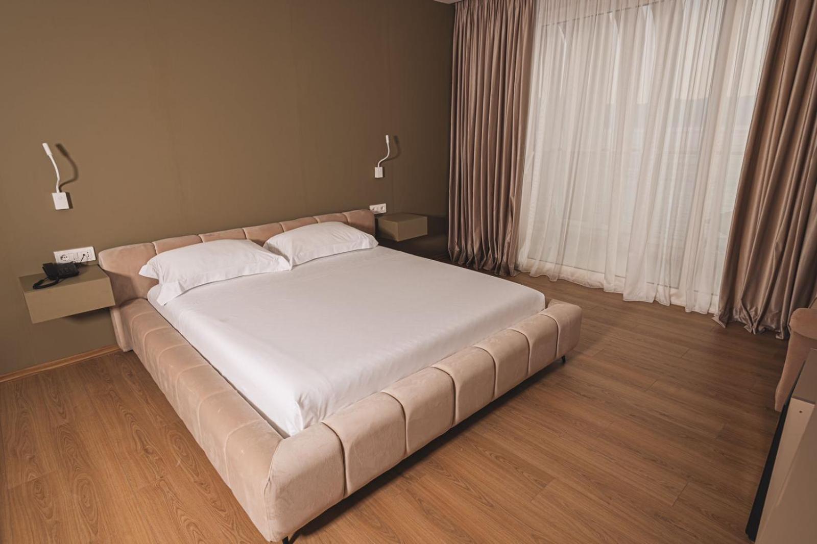 Deluxe Double Room with Balcony and Sea View