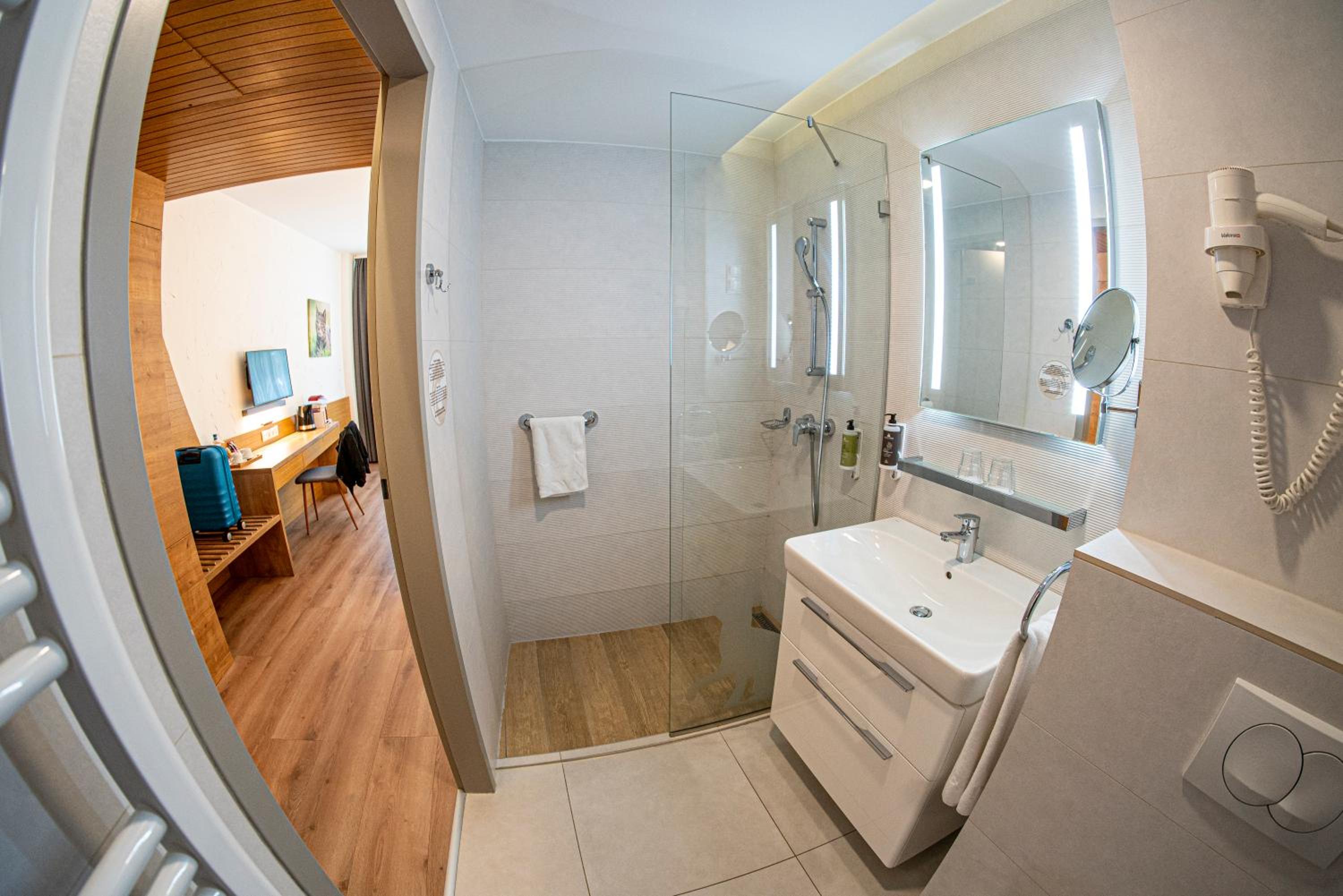 Standard Double or Twin Room with Free Zoo Access - Photo 5