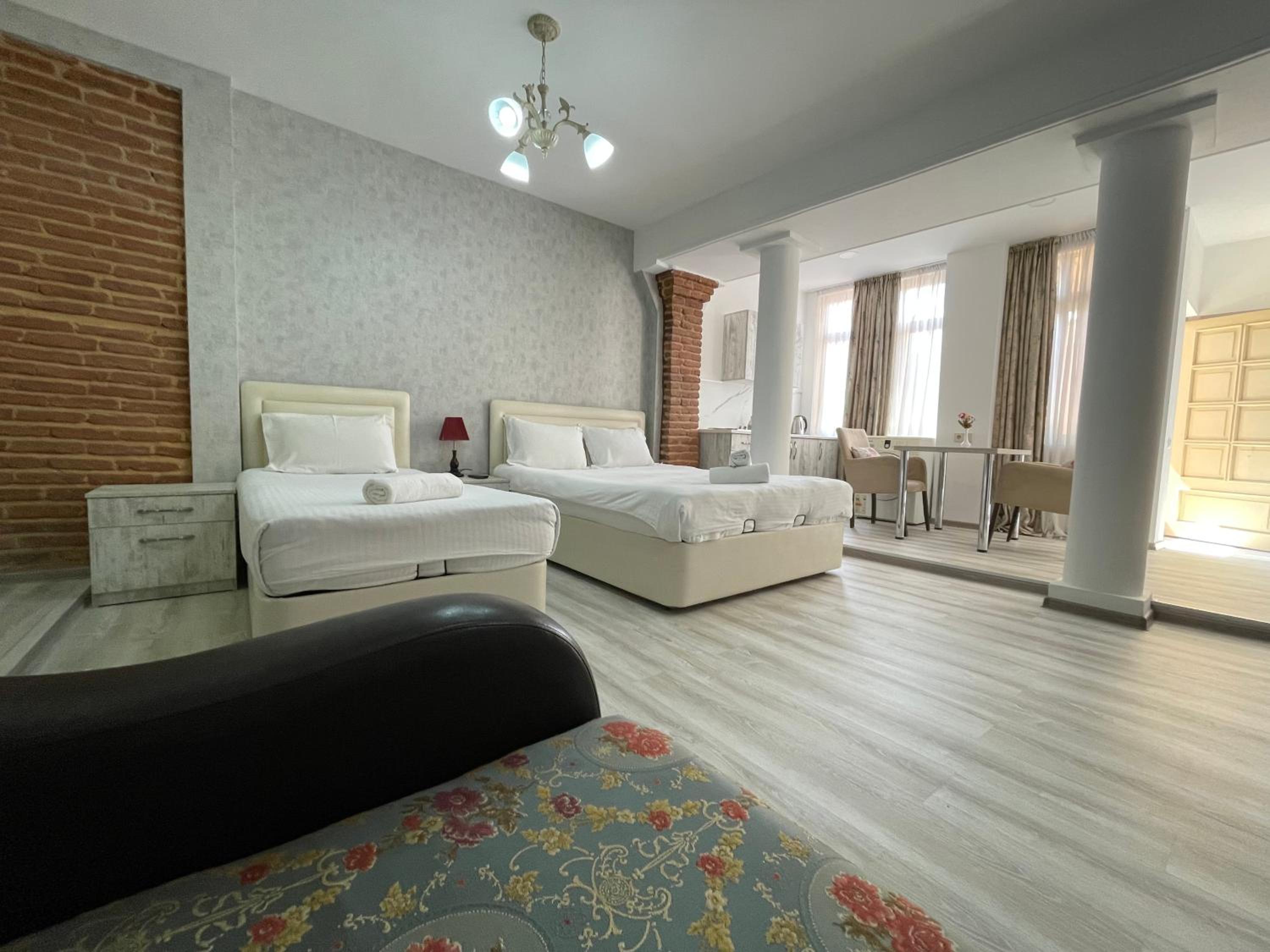 Deluxe Triple Room - Photo 5