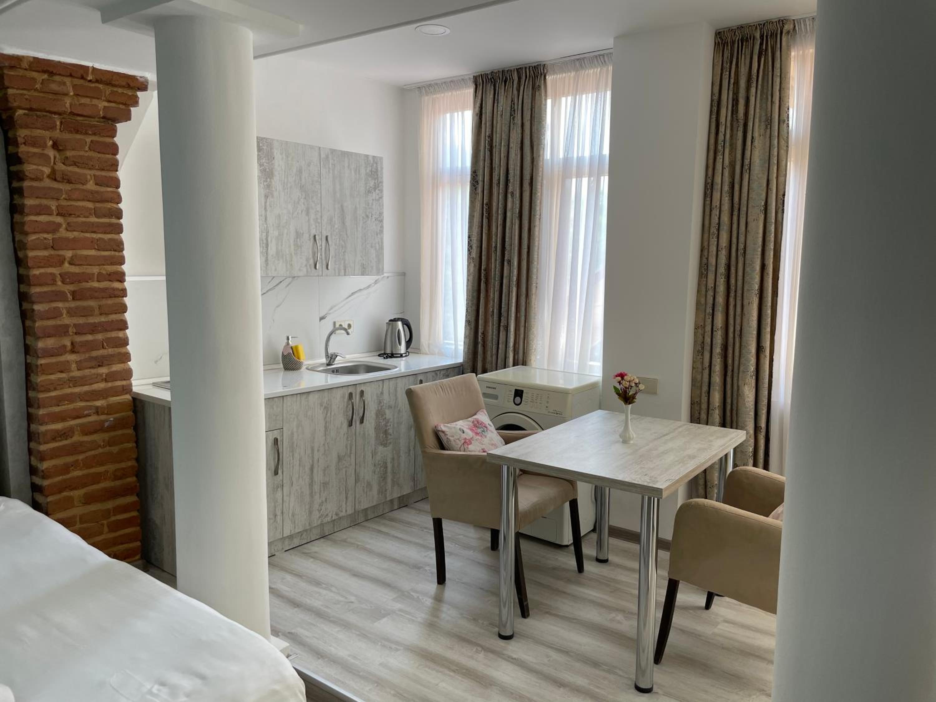 Deluxe Triple Room - Photo 3