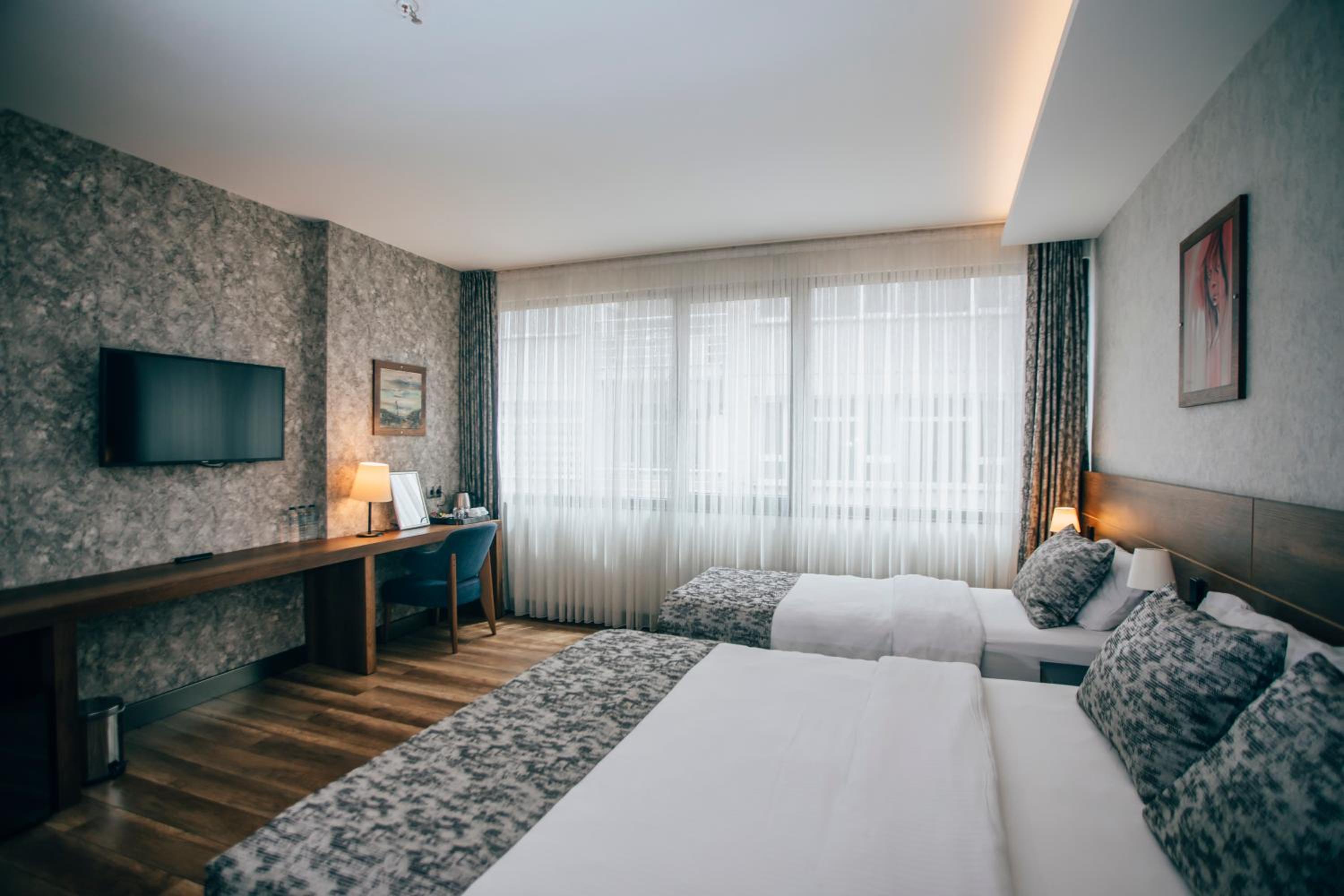 Superior Triple Room photo 2