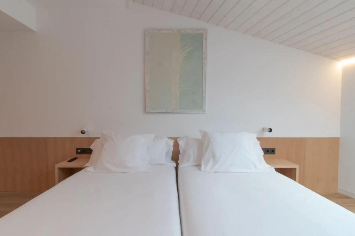 Twin Room - Photo 3