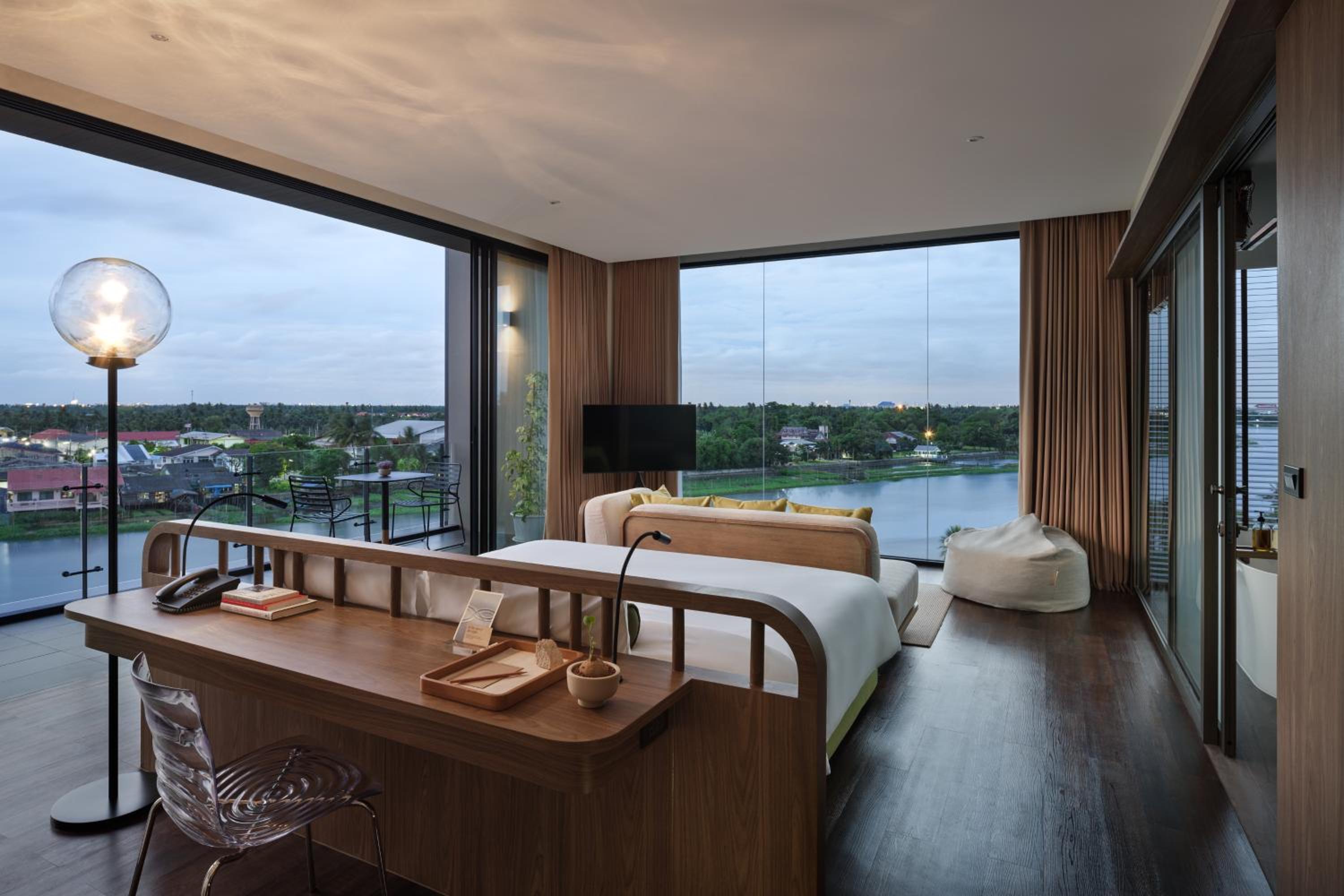 Suite with River View - Photo 1