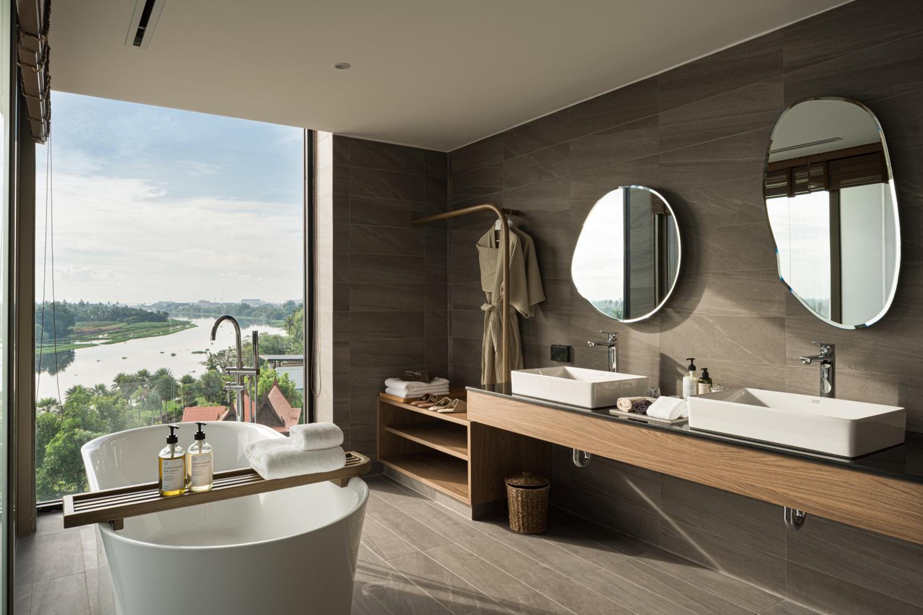 Suite with River View - Photo 6