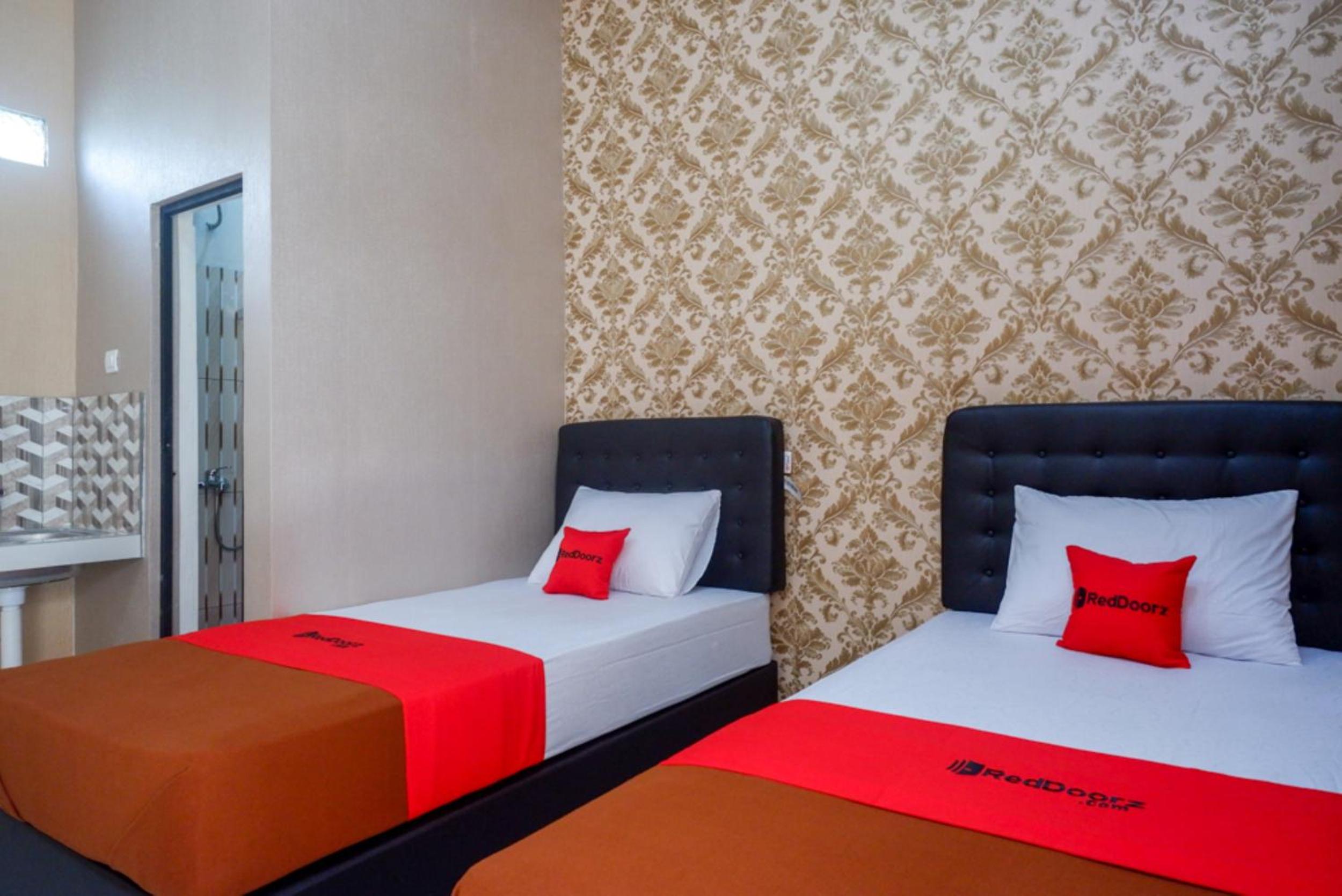 Twin Room - Photo 2