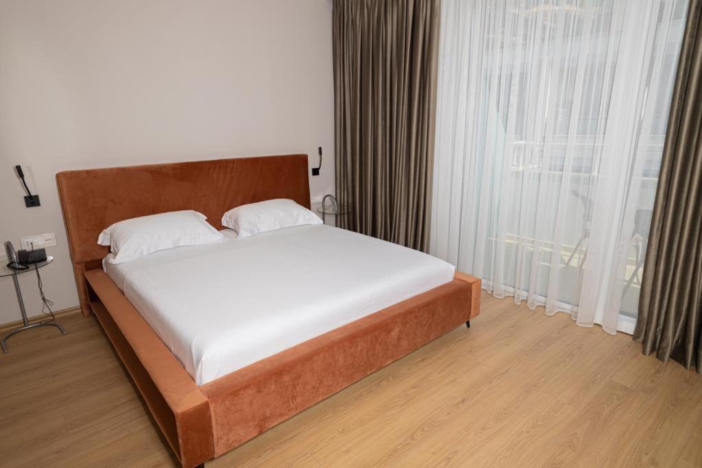 Deluxe Double Room with Balcony and Sea View