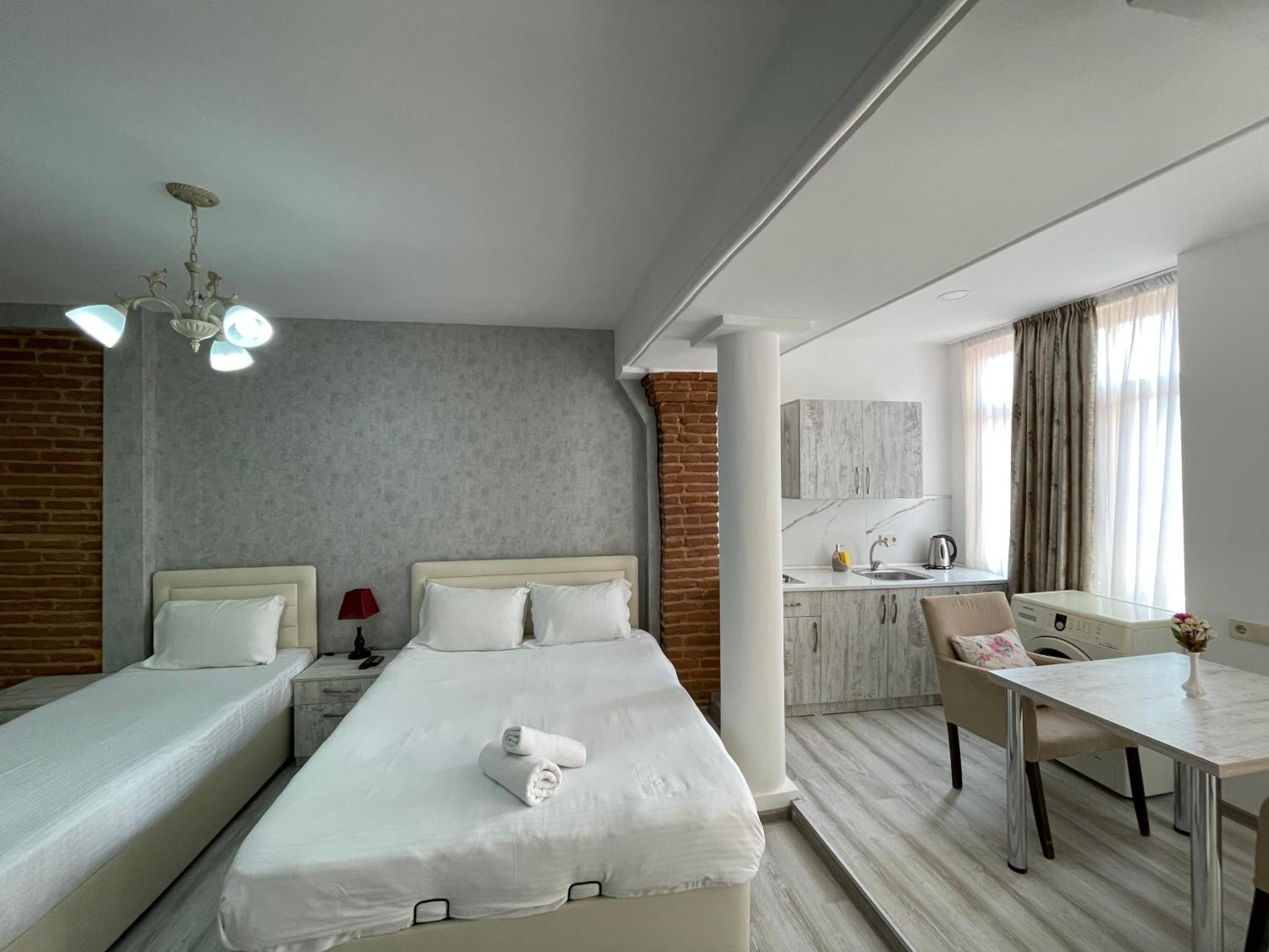 Deluxe Triple Room - Photo 4