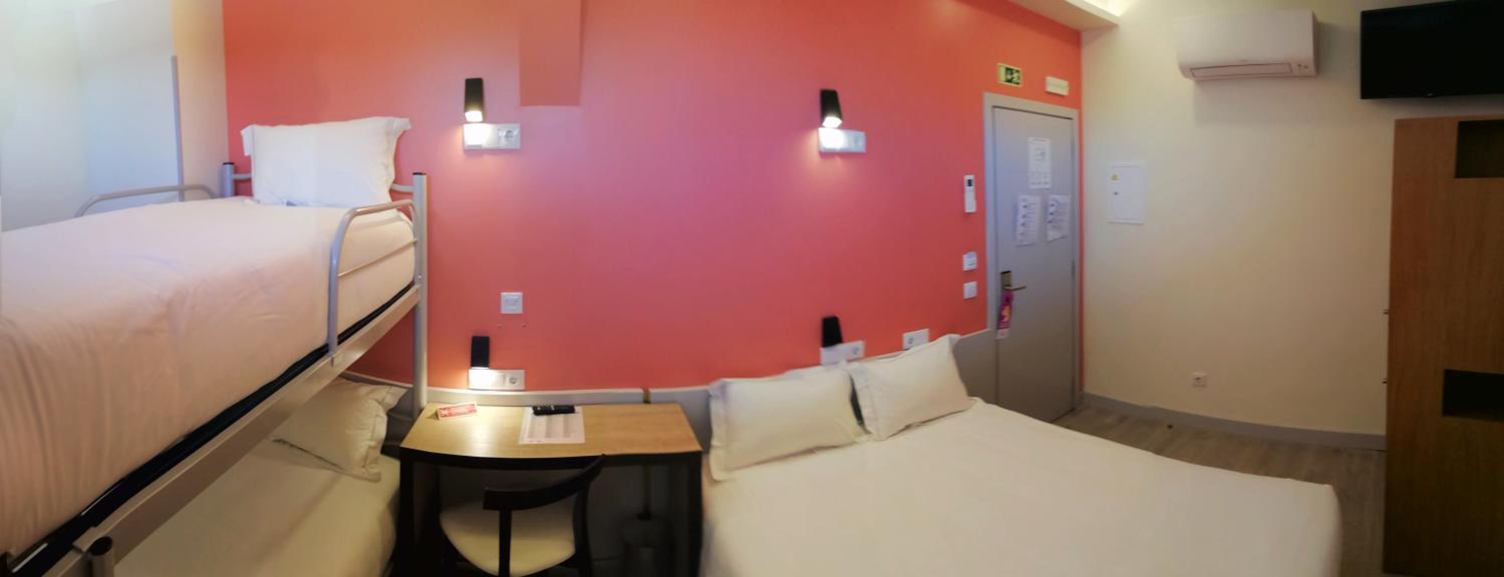 Standard Family Room - Photo 3