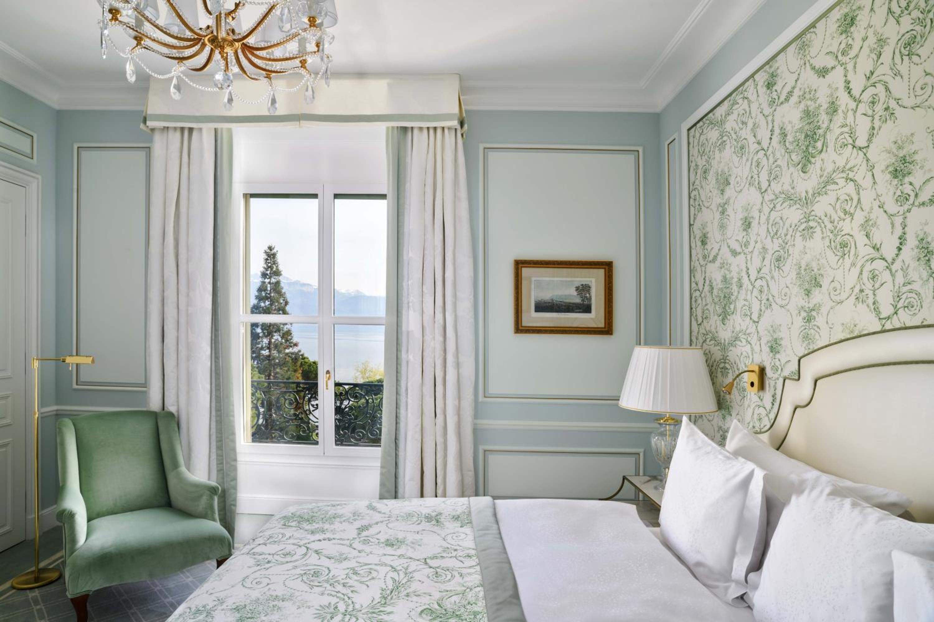 Superior Double Room with Lake View photo 2