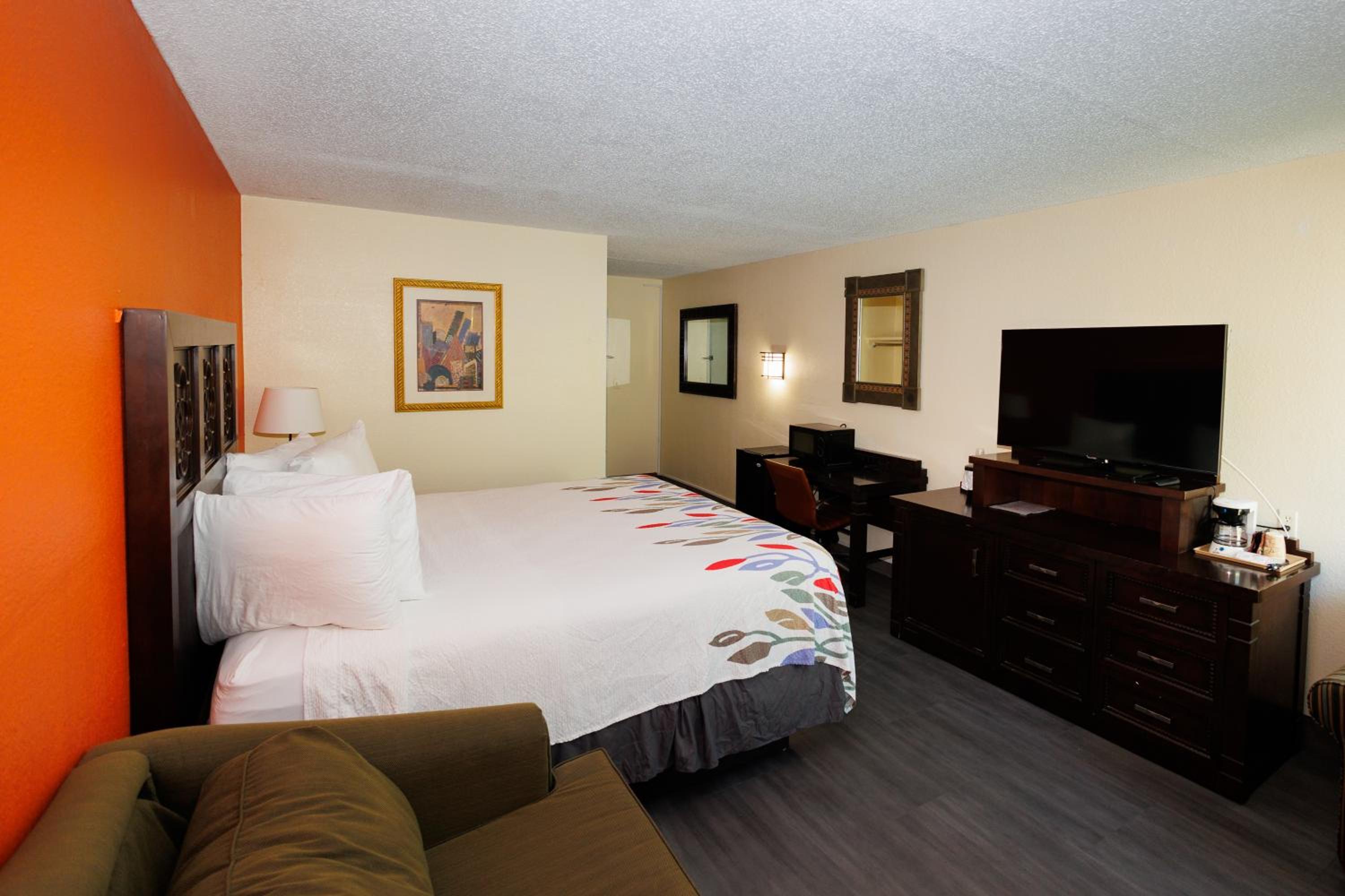 Queen Room -> Королевский номер