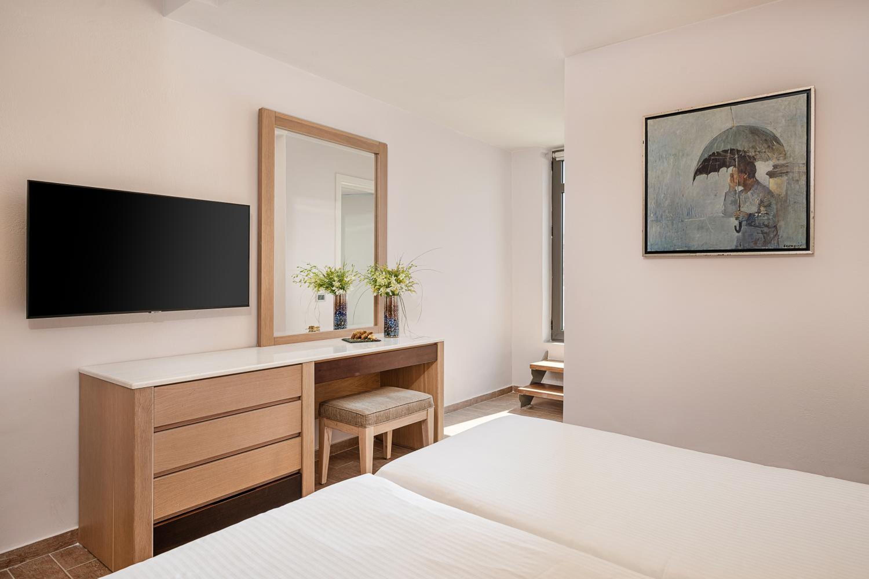 Maisonette with Garden or Pool View - Photo 25